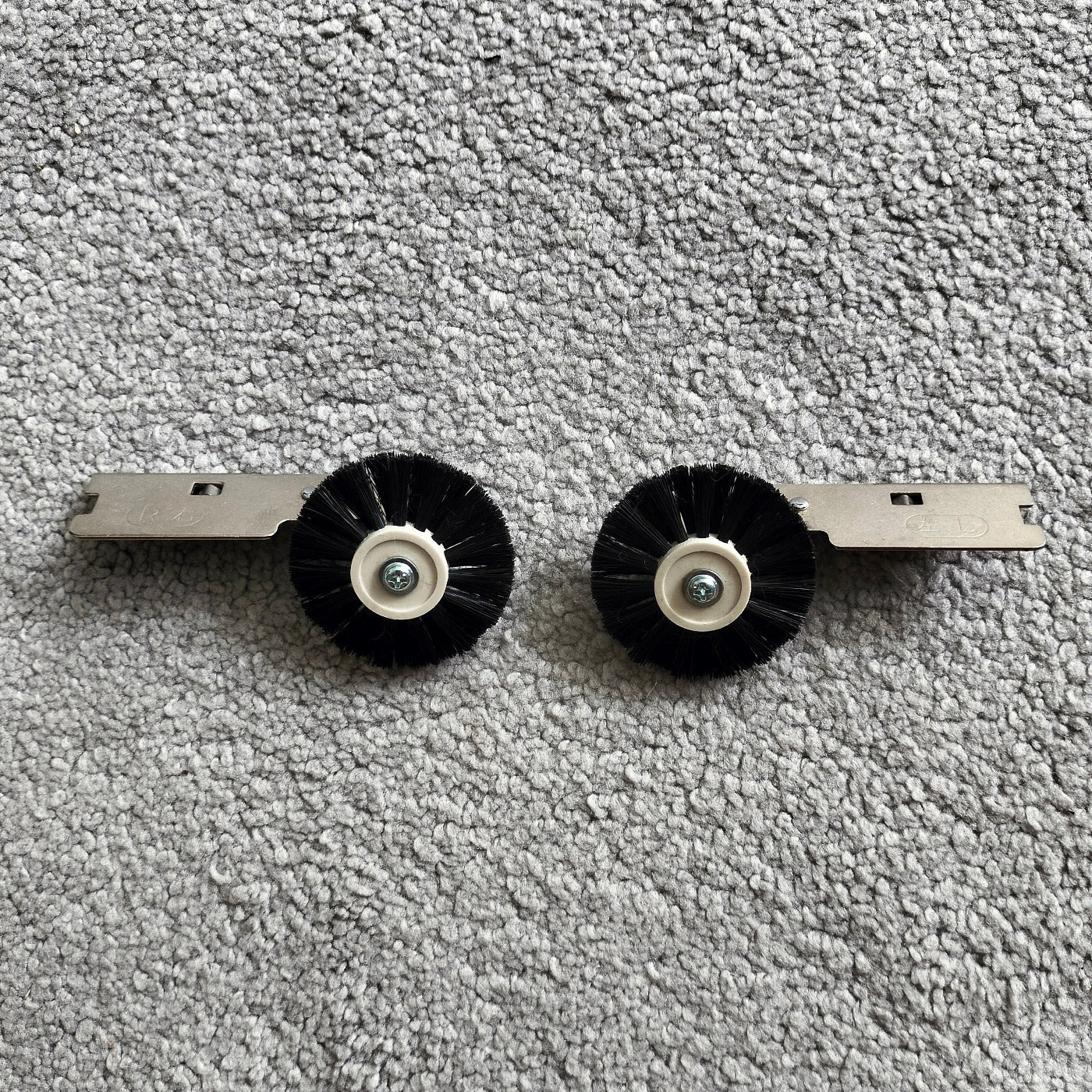 Silver Reed SK 860 Electronic Mid-Gauge/ 6.5 mm TUCK BRUSHES x2 (left and right)