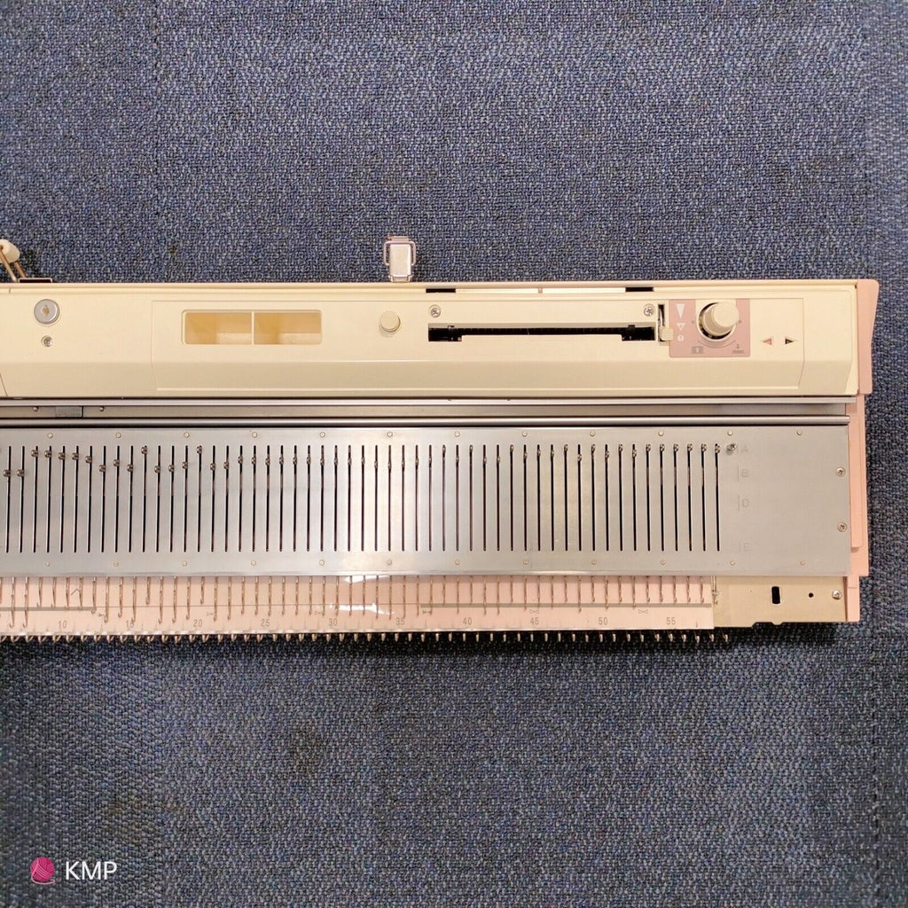 Brother KH-260 Chunky Knitting Machine NEEDLE BED.