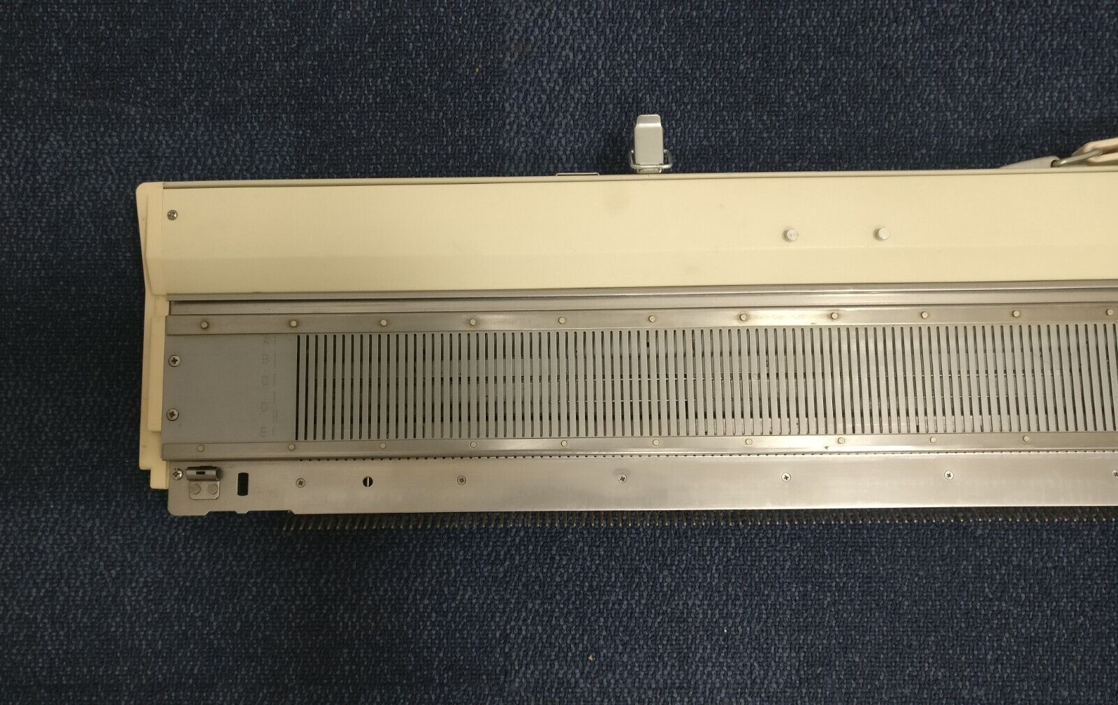 Brother KH-710 NEEDLE BED no needles for parts