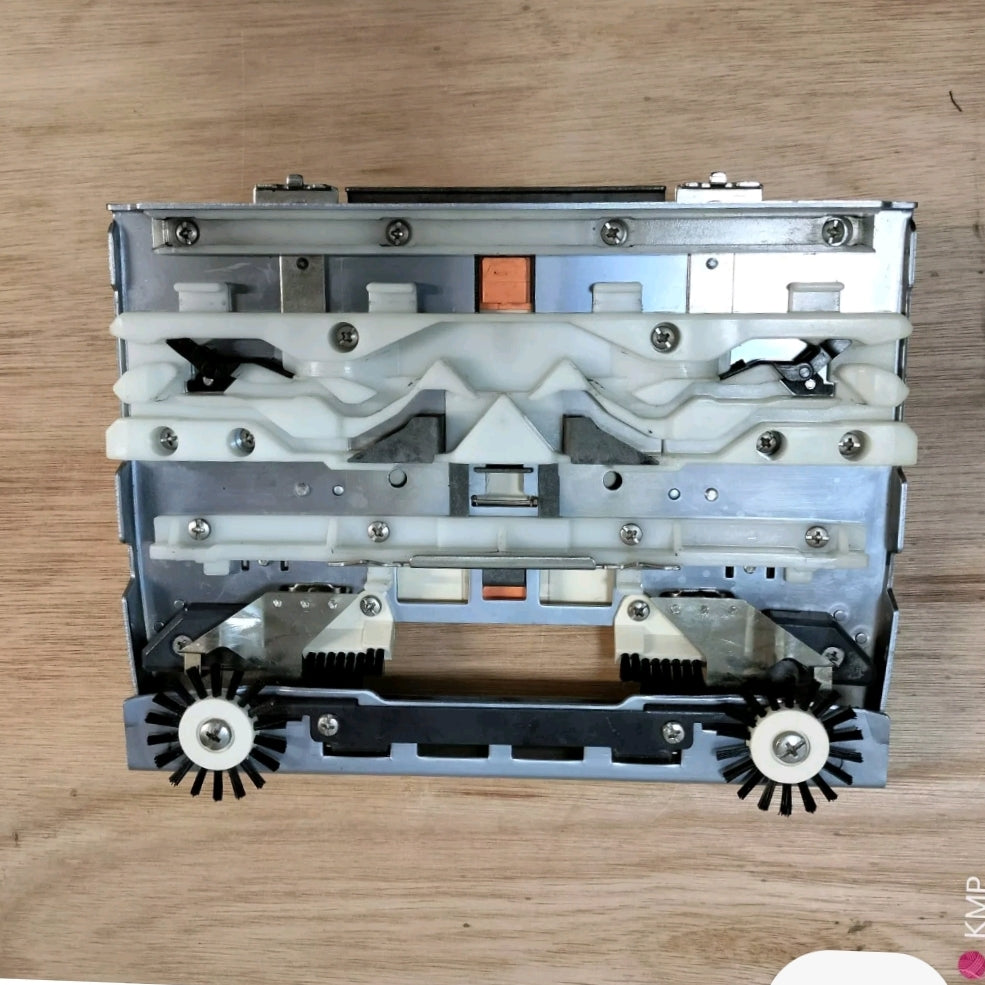 Brother KH 840 Knitting Machine LACE CARRIAGE Secondary image