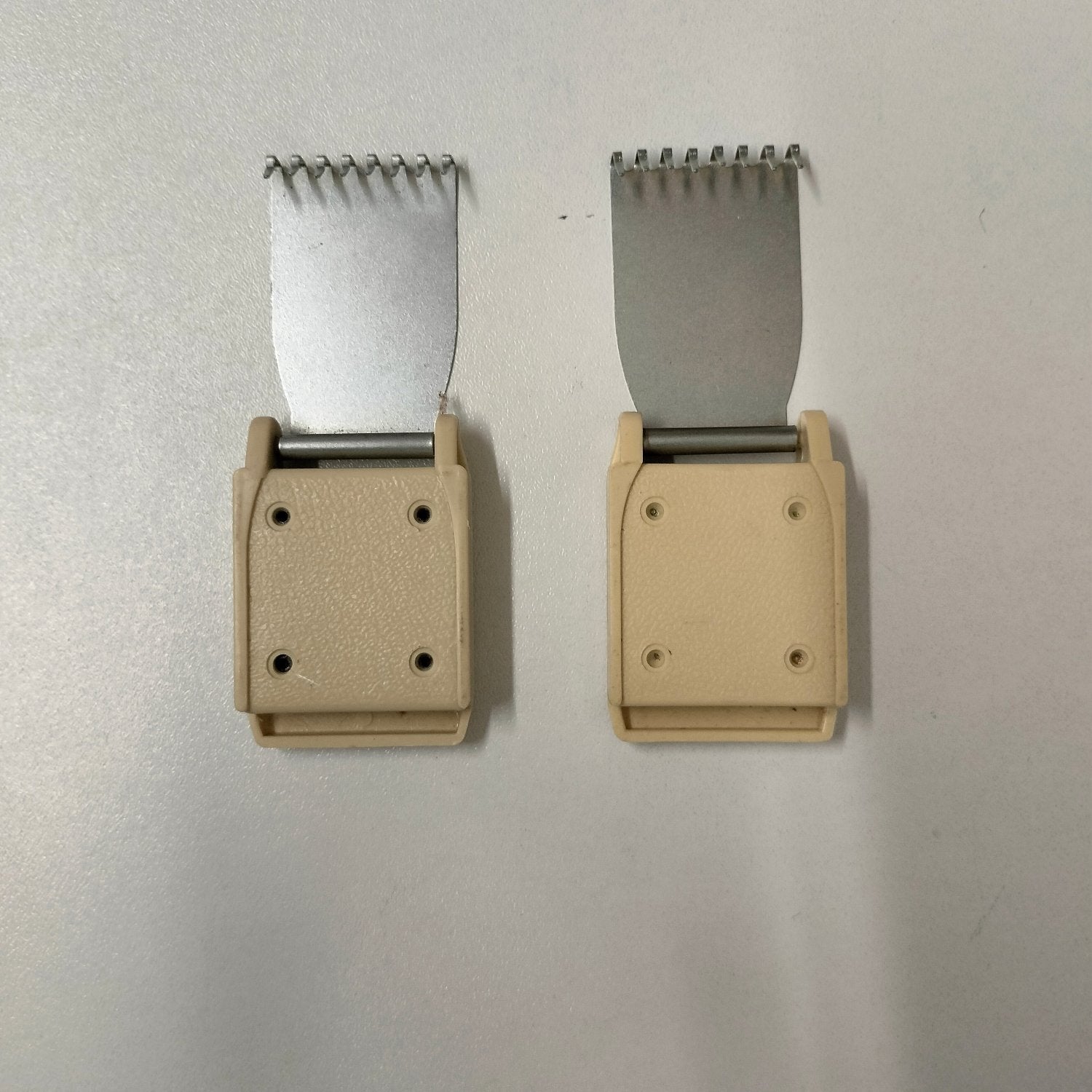 Brother KH-860 Knitting Machine CLAW WEIGHT Main image
