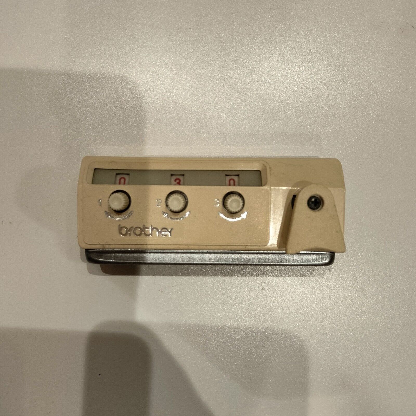 Brother KH-860 Knitting Machine ROW COUNTER Main image