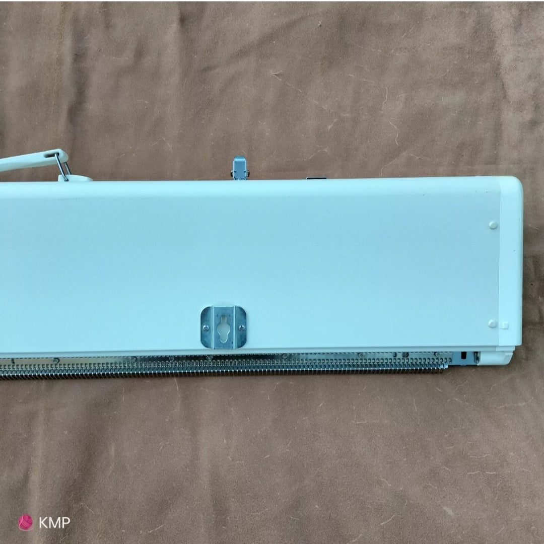 Brother KH 950 Electronic Knitting Machine NEEDLE BED