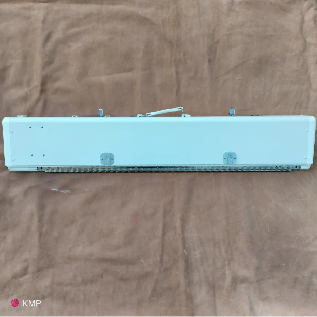 Brother KH 950 Electronic Knit Machine NEEDLE BED Secondary image