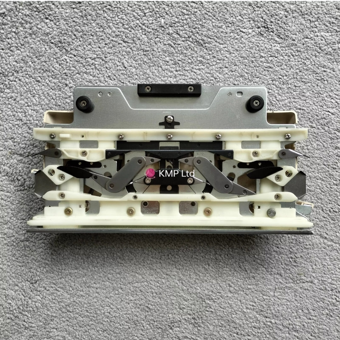 Brother KR 230 Chunky Ribber CARRIAGE Secondary image