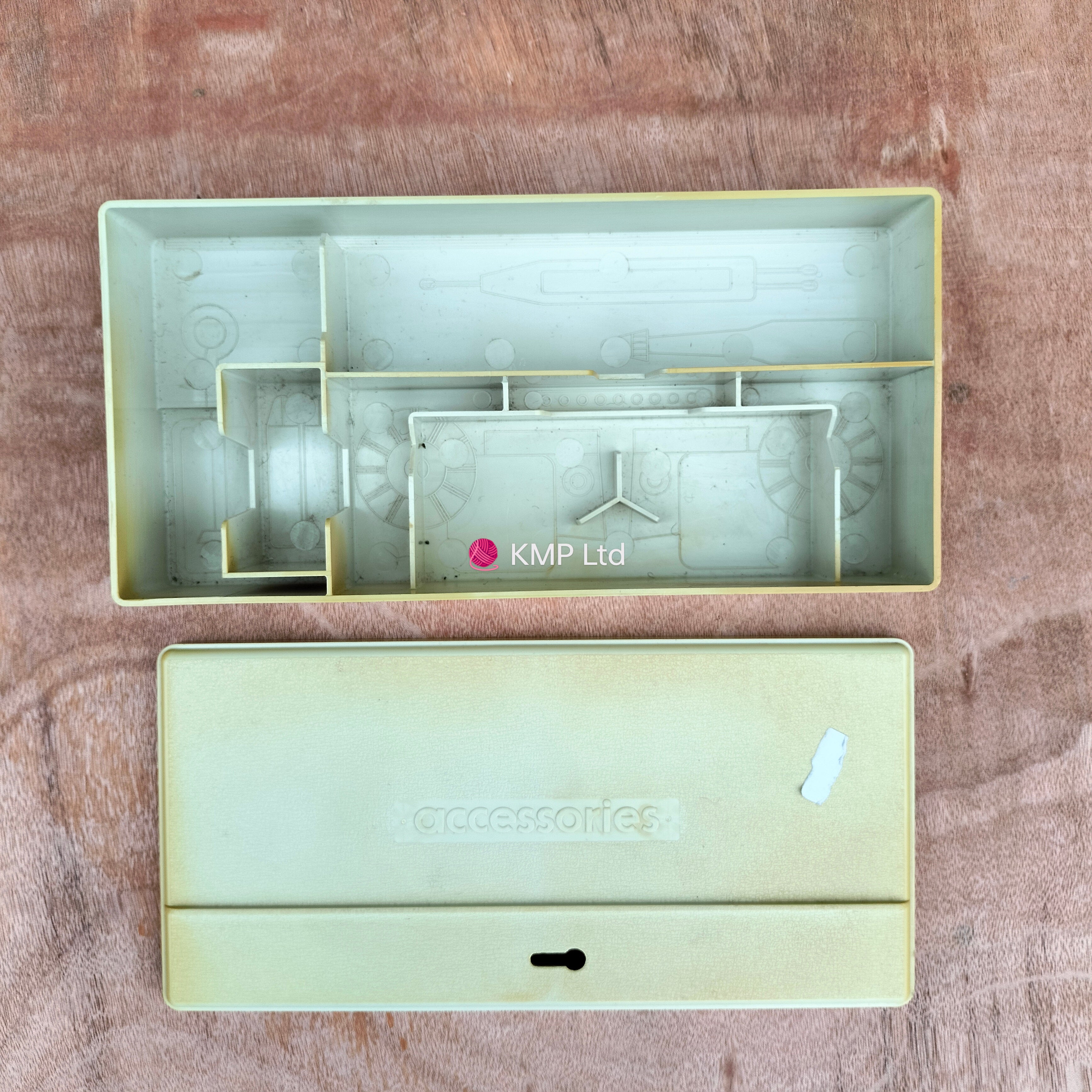 Knitmaster Mod 326 Knitting Machine ACCESSORIES BOX Secondary image