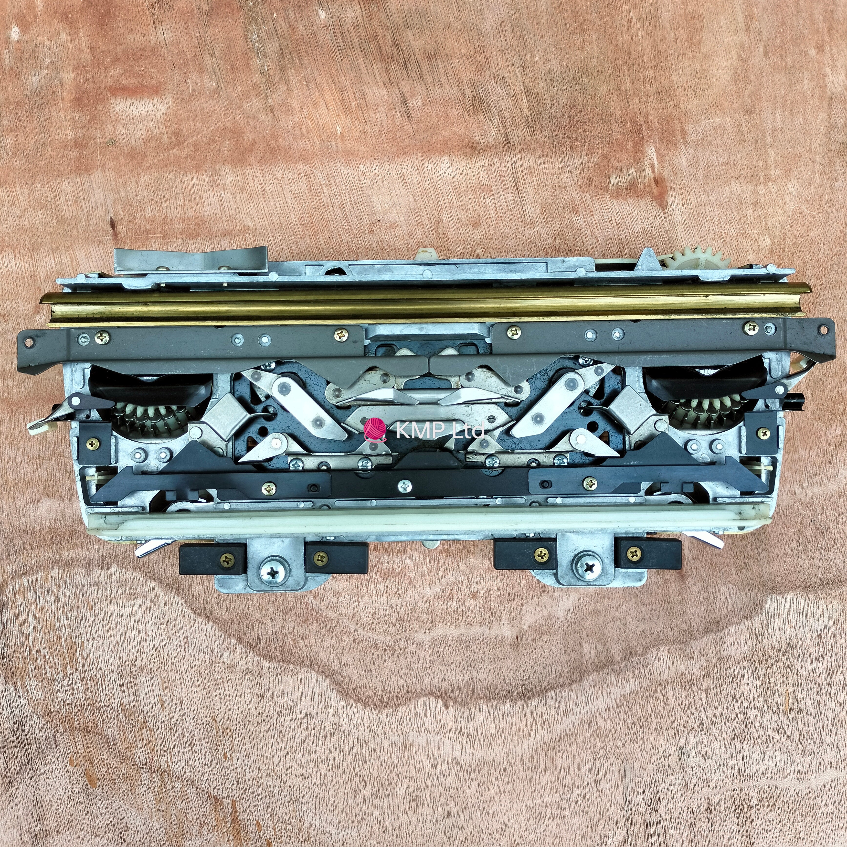 Knitmaster Mod 326 Knitting Machine CARRIAGE (Check Description) Secondary image