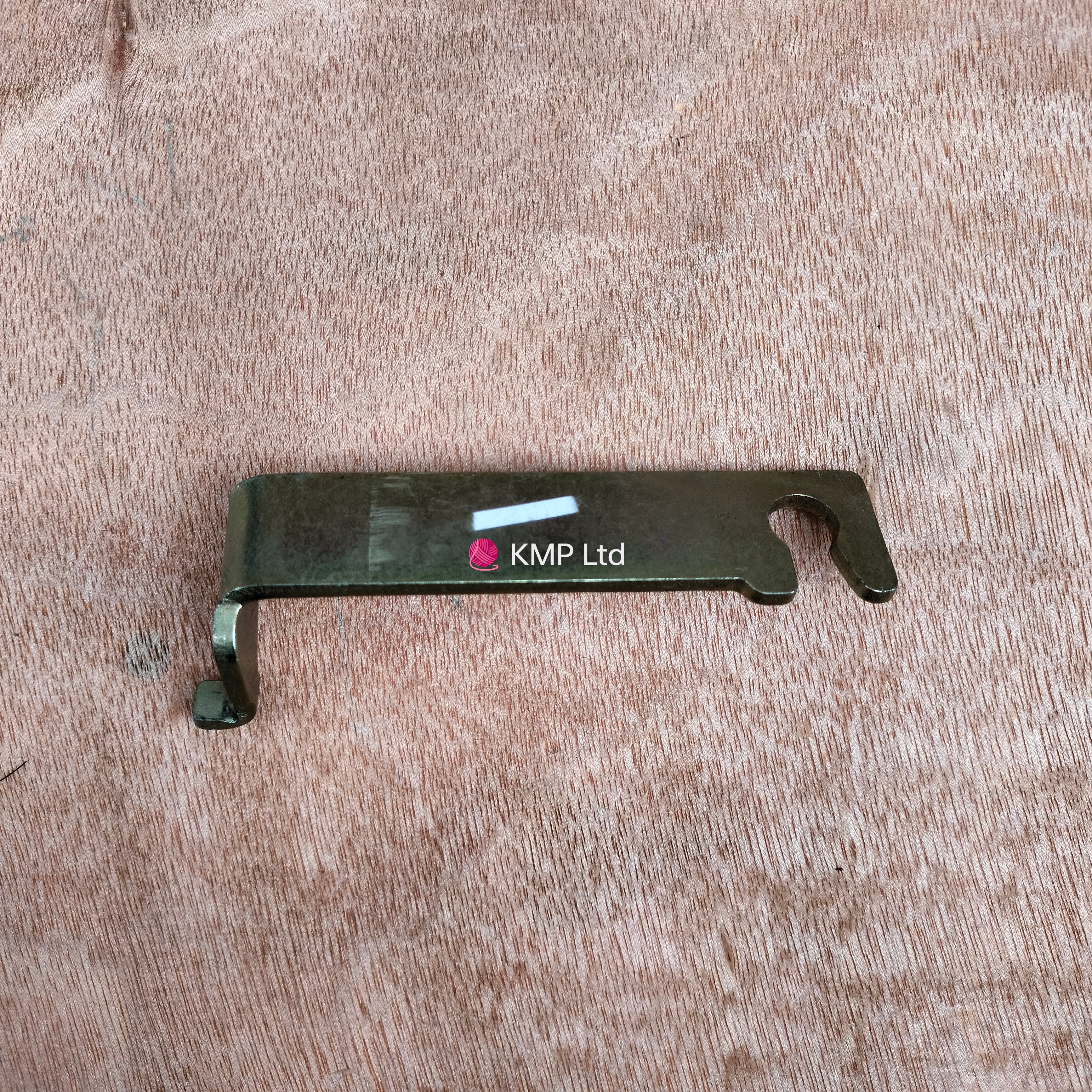 Knitmaster Mod 326 Knitting Machine CARRIAGE LOCK Main image