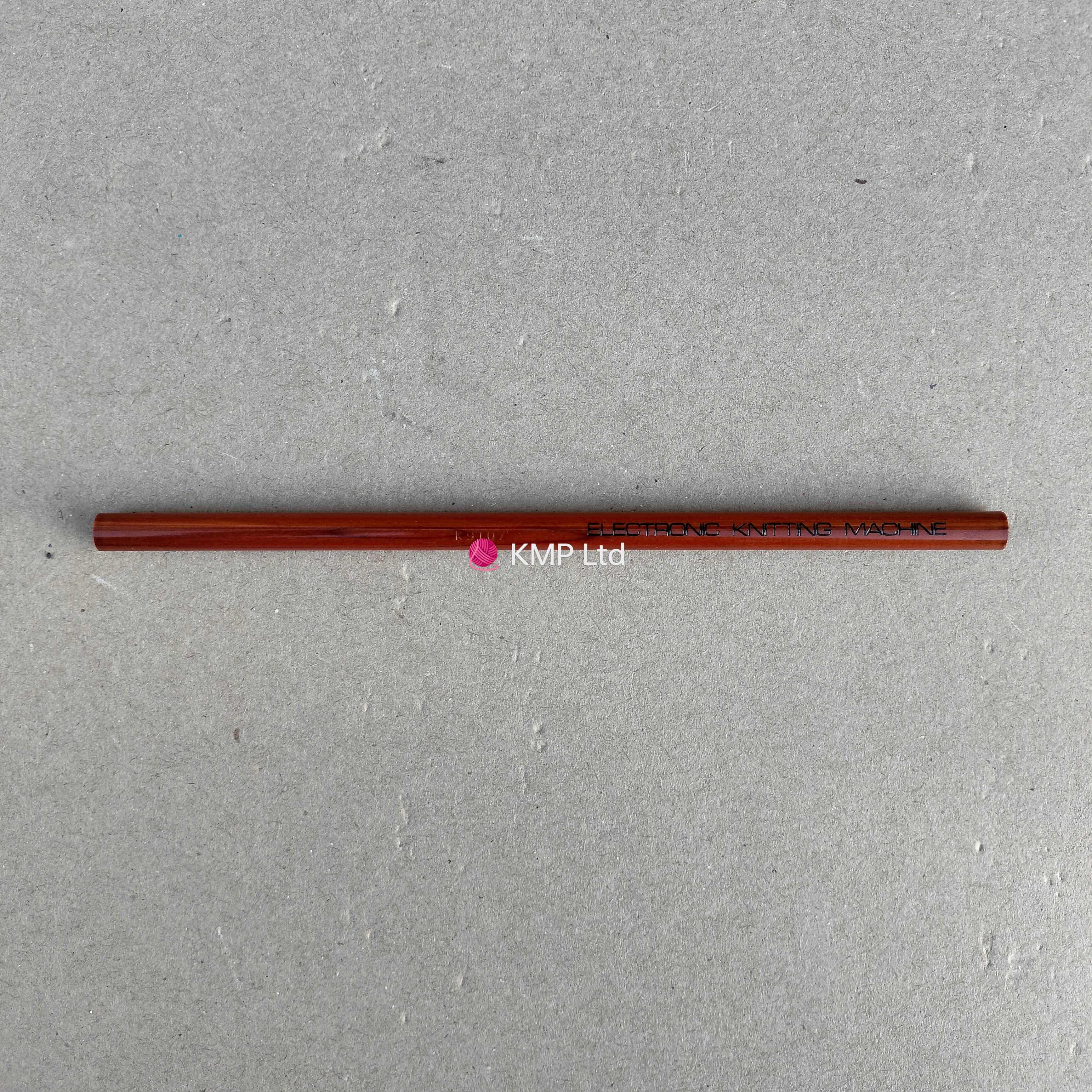 Silver Reed SK 840 Electronic Knitting Machine PENCIL x1 (for patterning) Main image