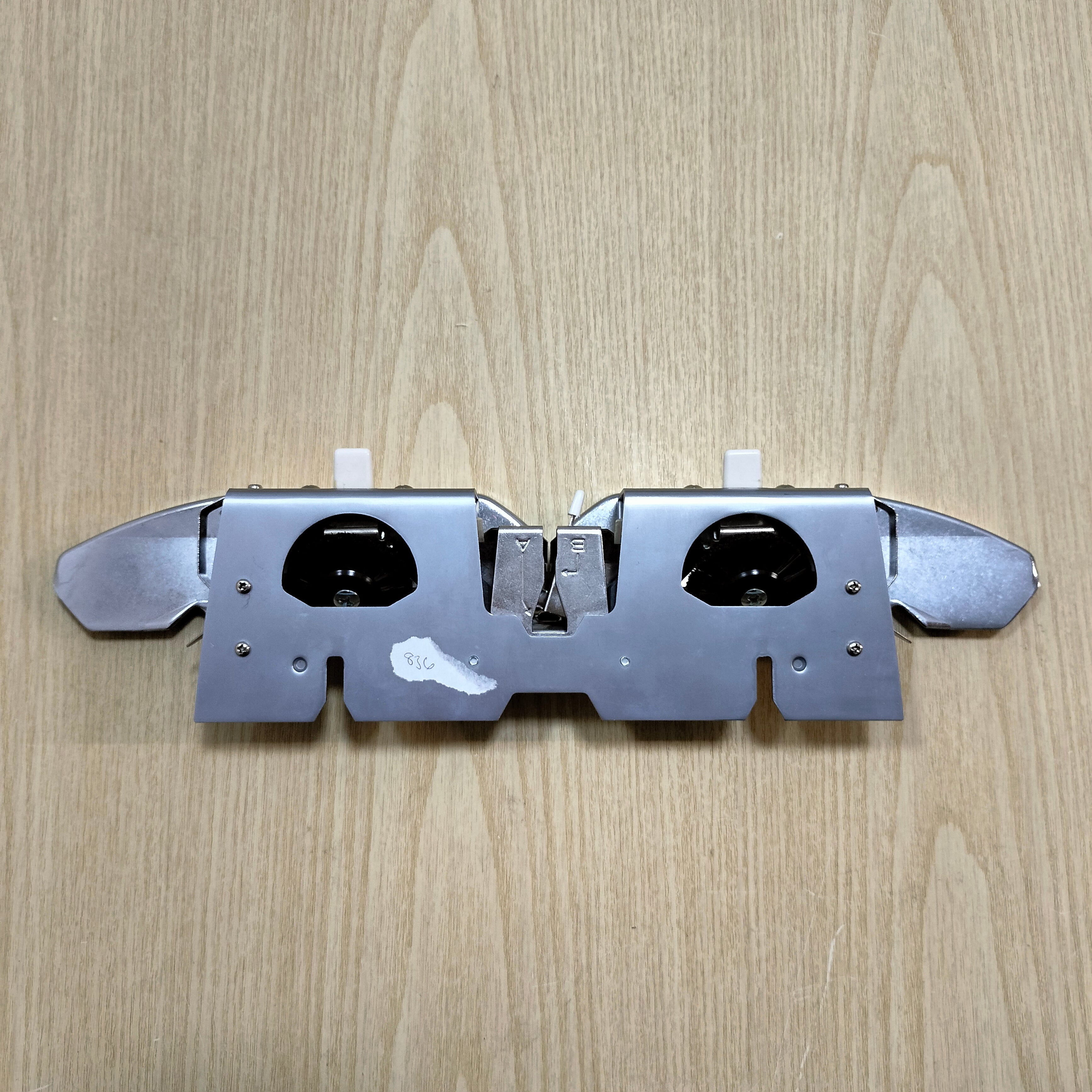 Brother KH-836 SINKER PLATE ASSEMBLY Main image