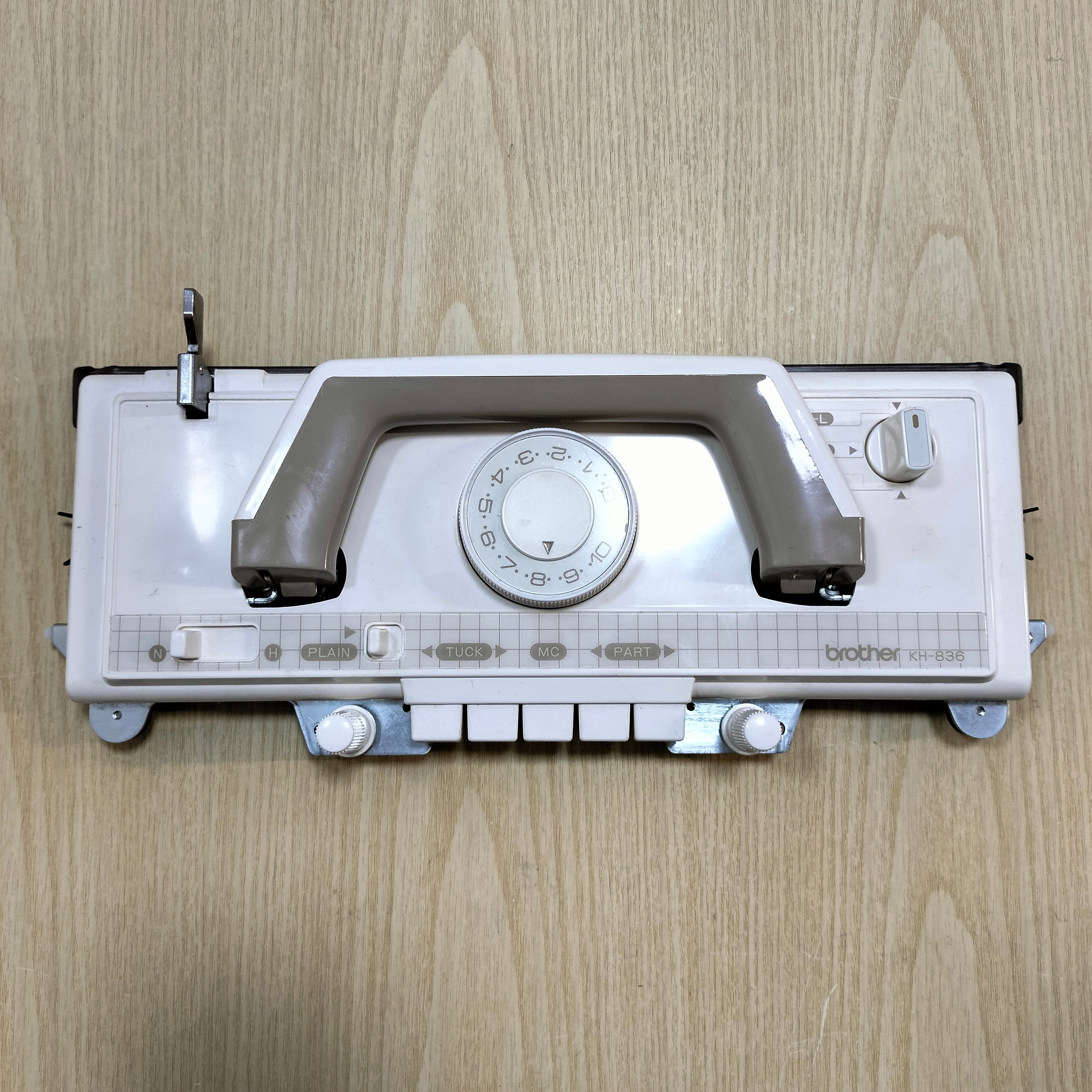 Brother KH-836 Knitting Machine MAIN CARRIAGE Main image