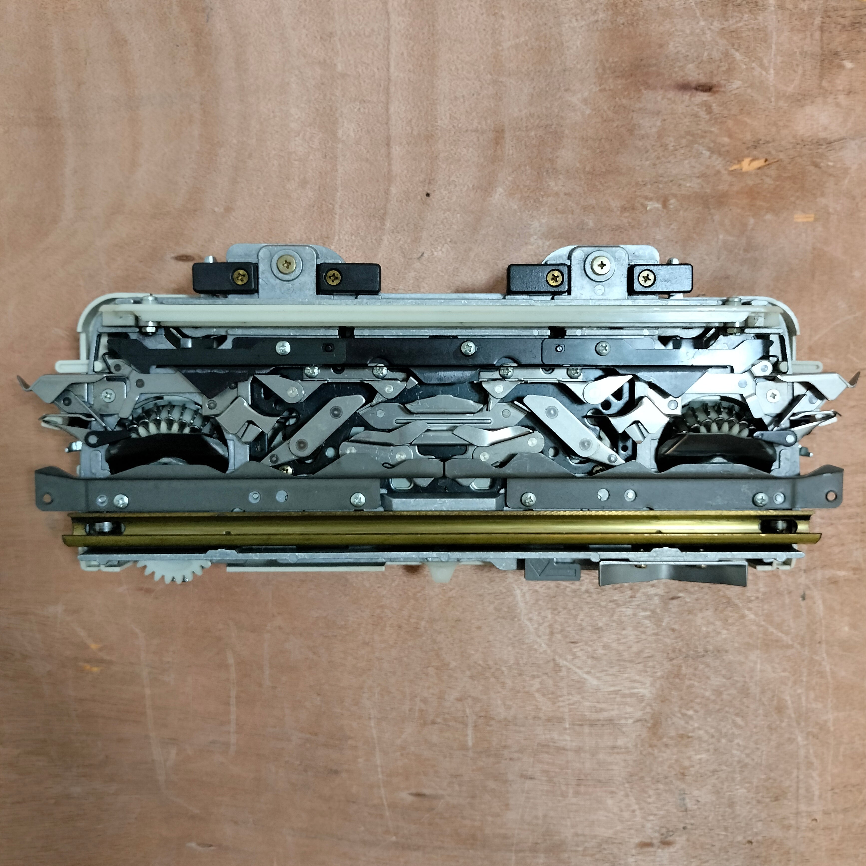 Knitmaster Mod 700 Carriage Secondary image