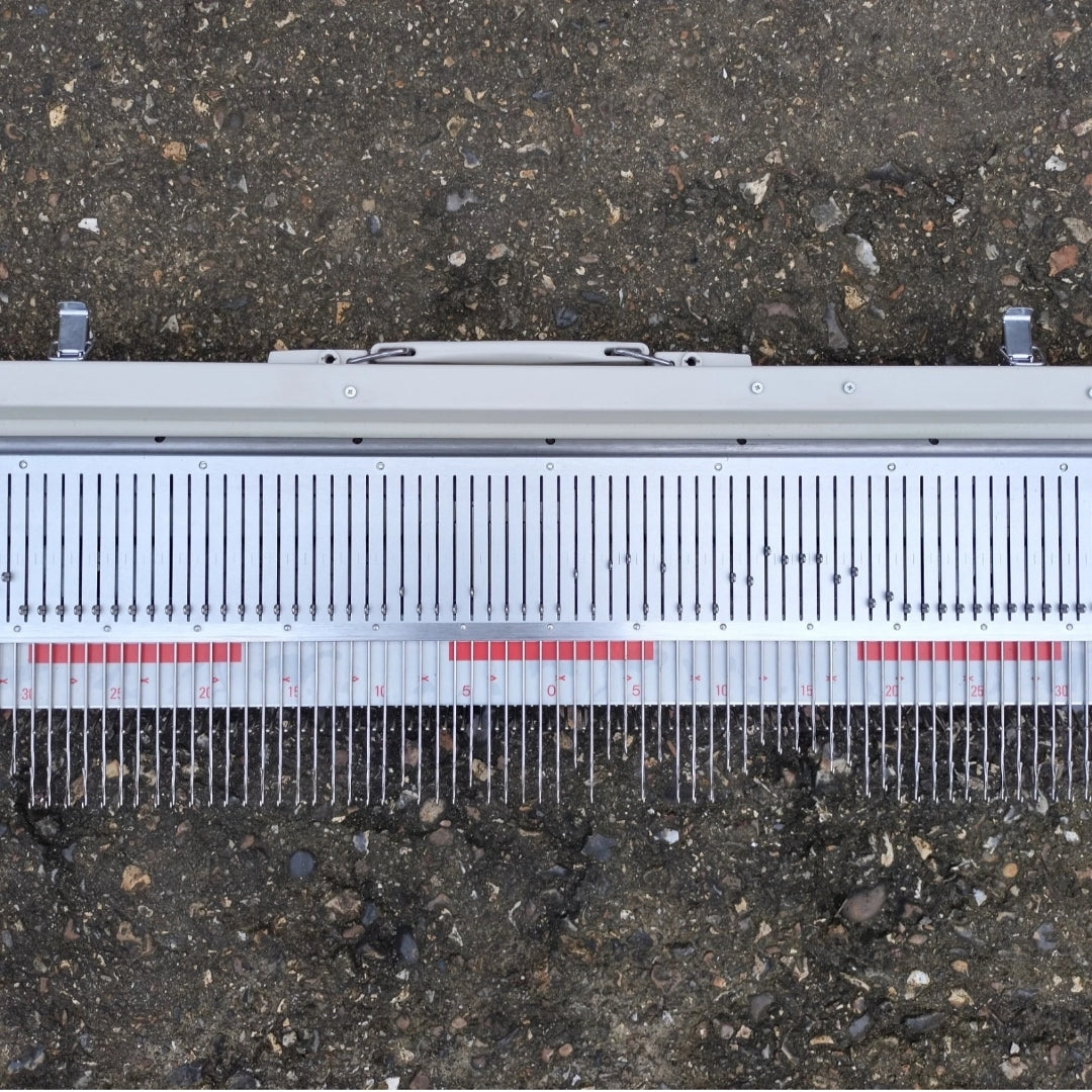 Knitmaster Mod. 150 Chunky NEEDLE BED