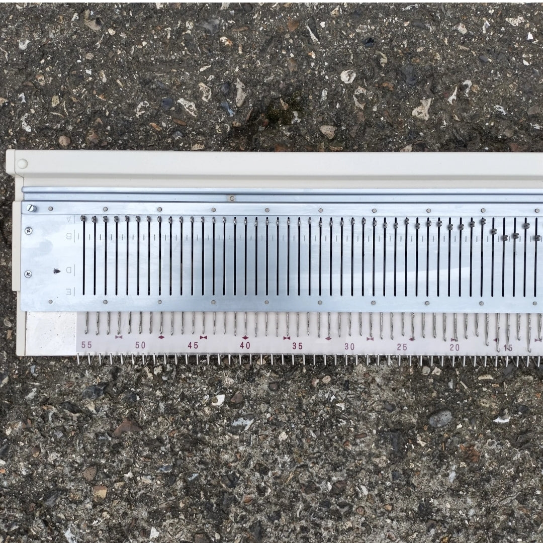 Brother KR-230 Ribbing Attachment NEEDLE BED Secondary image