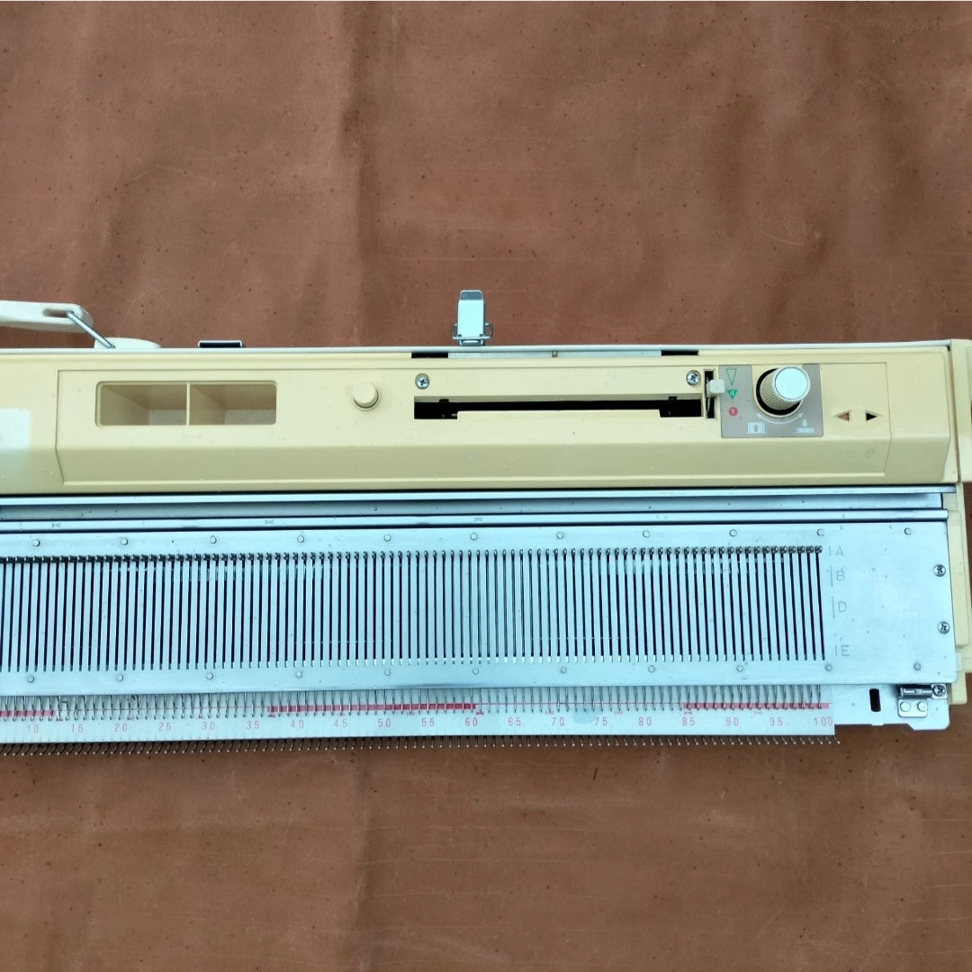 Brother KH-860 Knitting Machine NEEDLE BED
