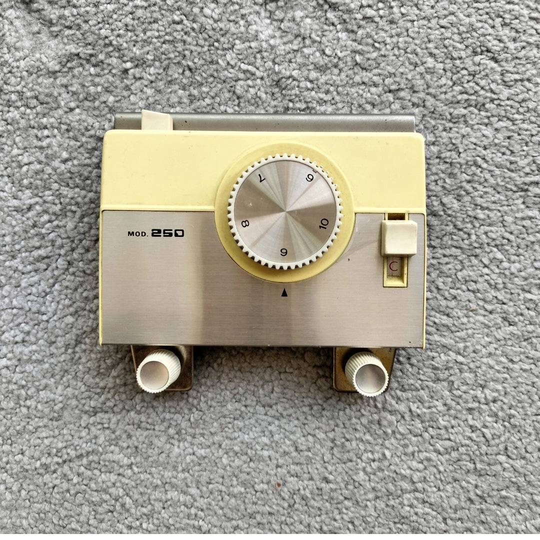 Empisal Knitmaster Mod 250 PUNCH CARD SELECTOR Main image