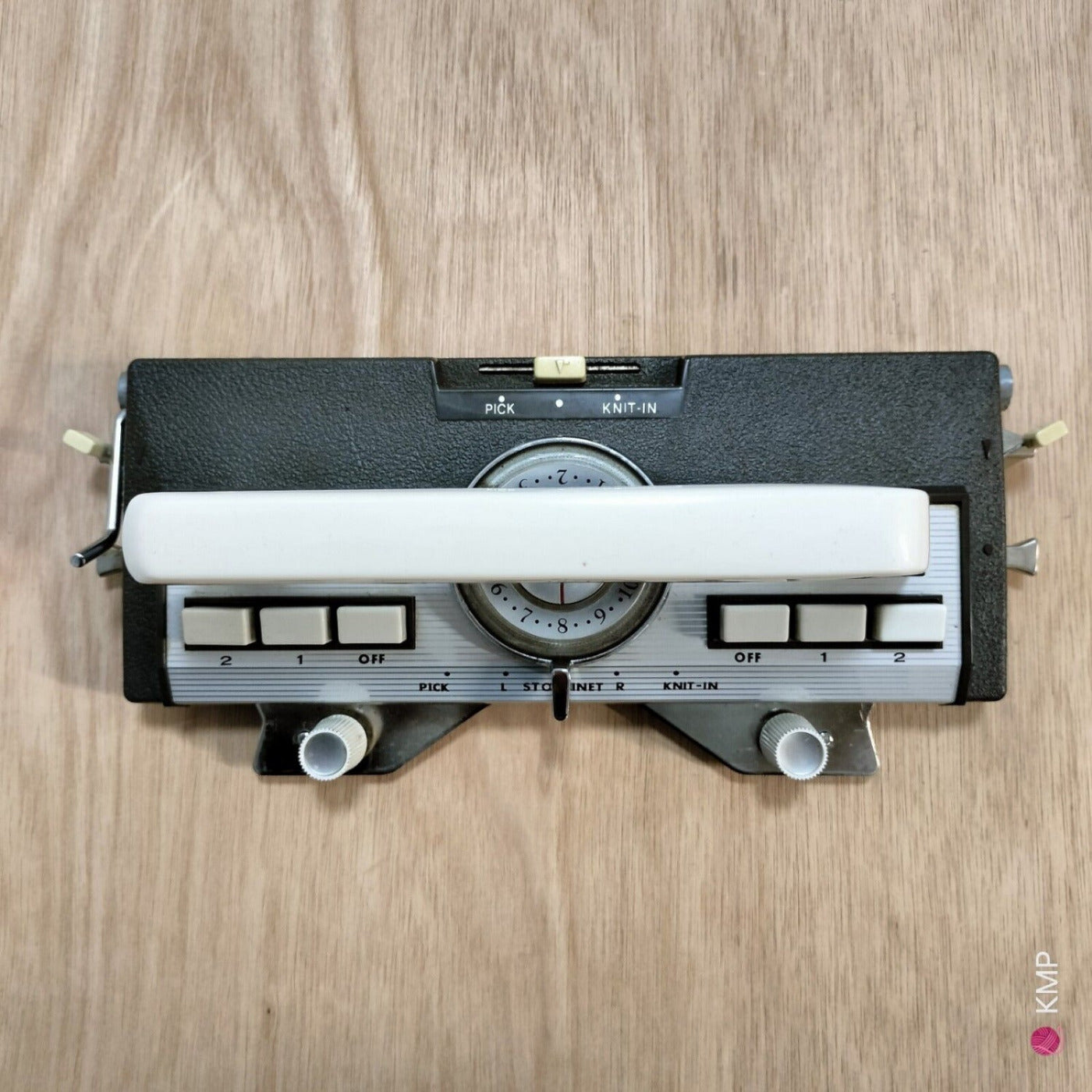 Knitmaster ES 302 Knitting Machine CARRIAGE Main image