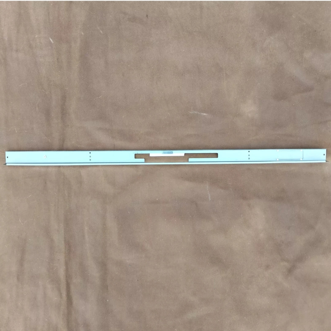 Knitmaster Mod. ES 302 Needle Bed TOP METAL PANEL Secondary image