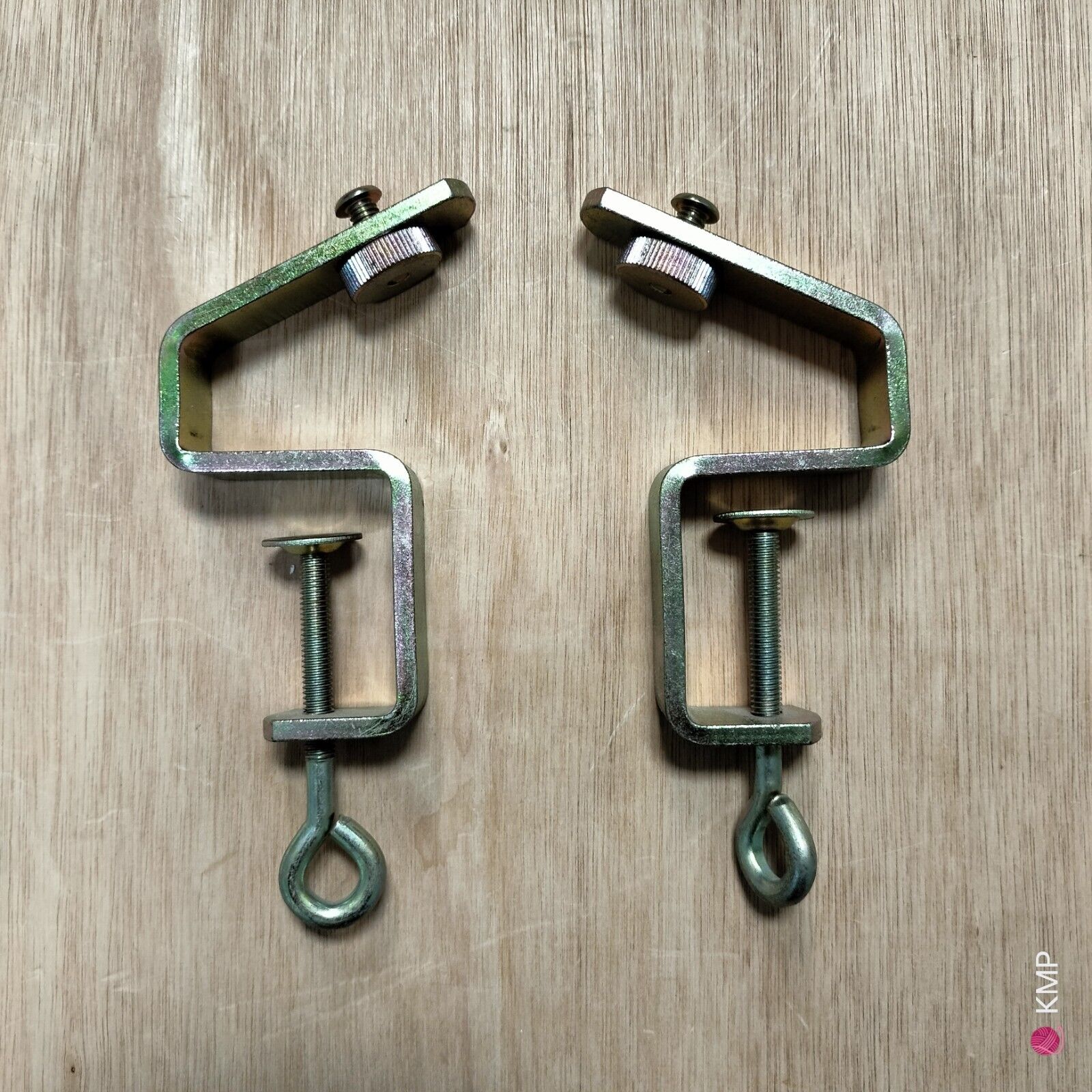 Knitmaster  SRP-20 Ribber TABLE CLAMPS (X2). Main image