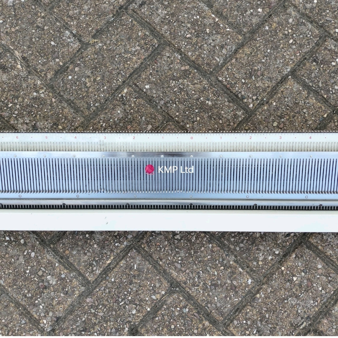 Knitmaster-SRP-50-Ribber-NEEDLE BED-2