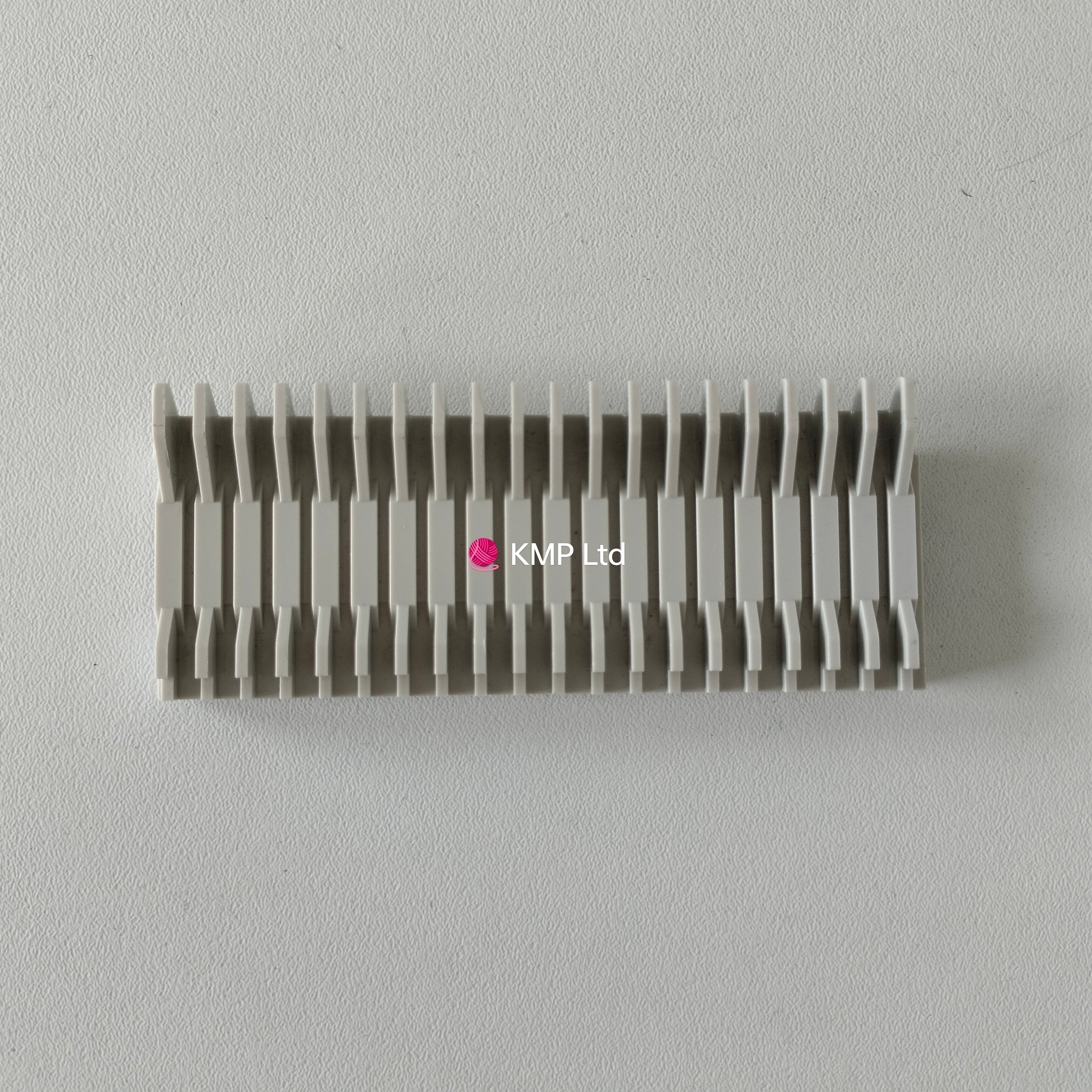 PASSAP DM-80/ DM-5 Knitting Machine PLASTIC STRIKER COMBS x5 Main image