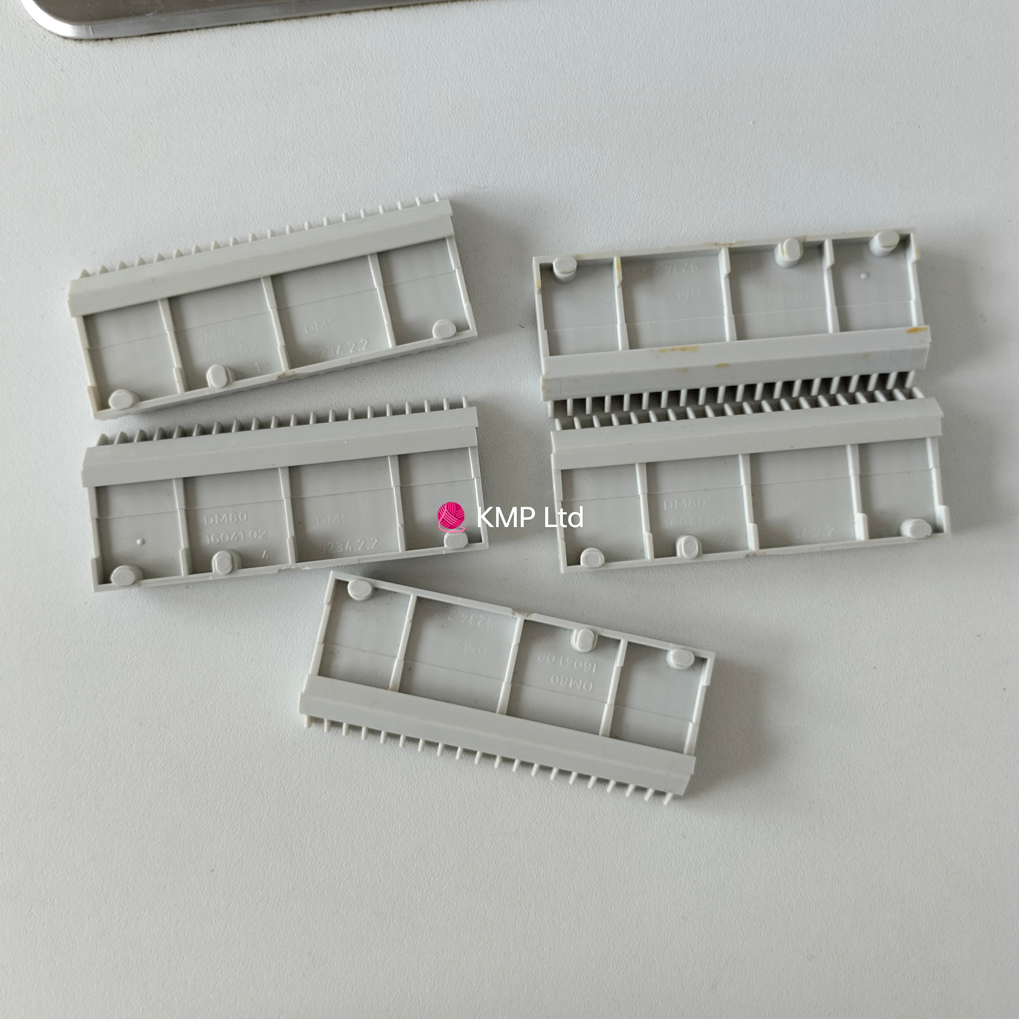 PASSAP DM-80/ DM-5 Knitting Machine PLASTIC STRIKER COMBS x5