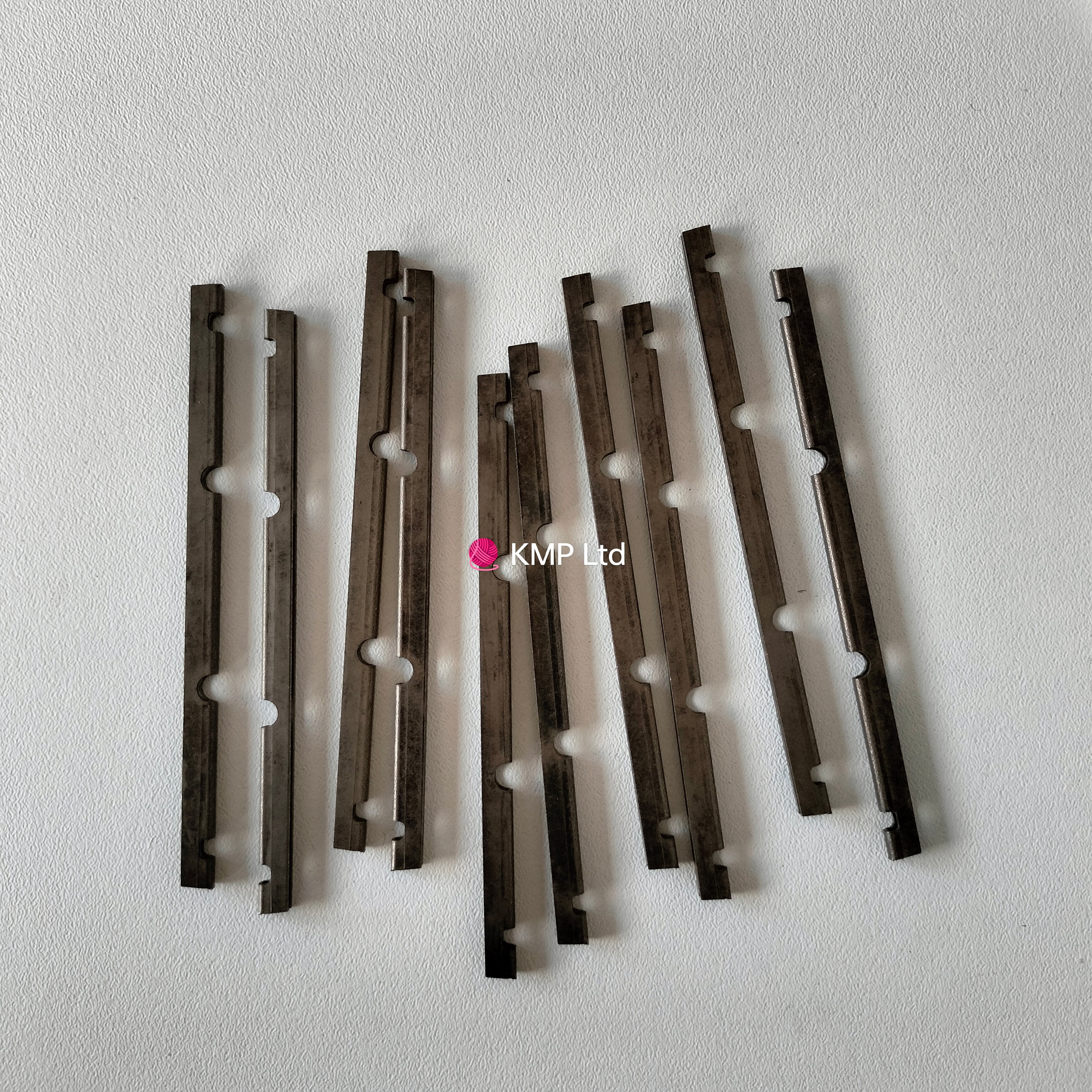 PASSAP E-6000 Electronic Knitting Machine NEEDLE CHANNELS x10. Main image