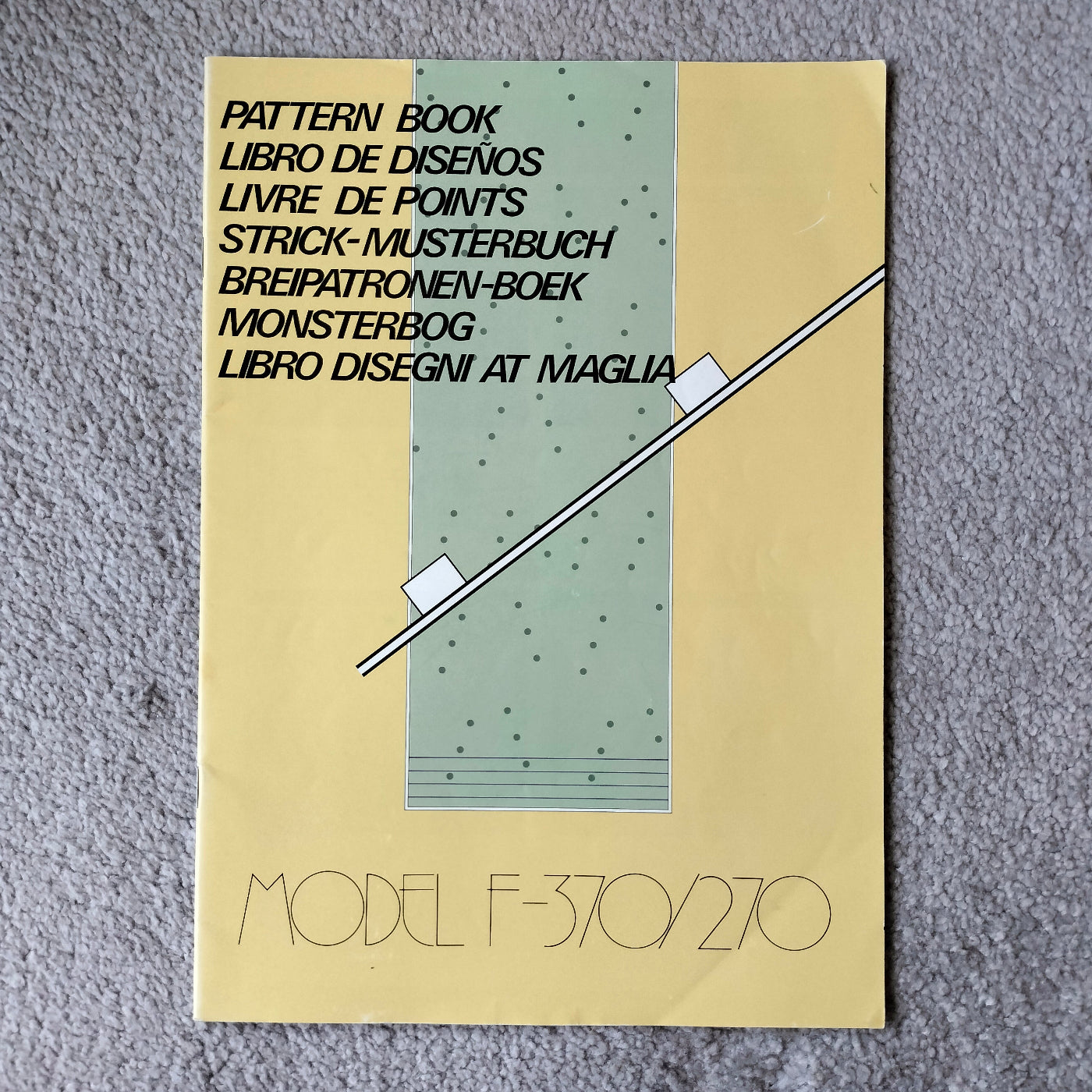 Knitmaster F-370/ 270 Fine Gauge PATTERN BOOK Main image