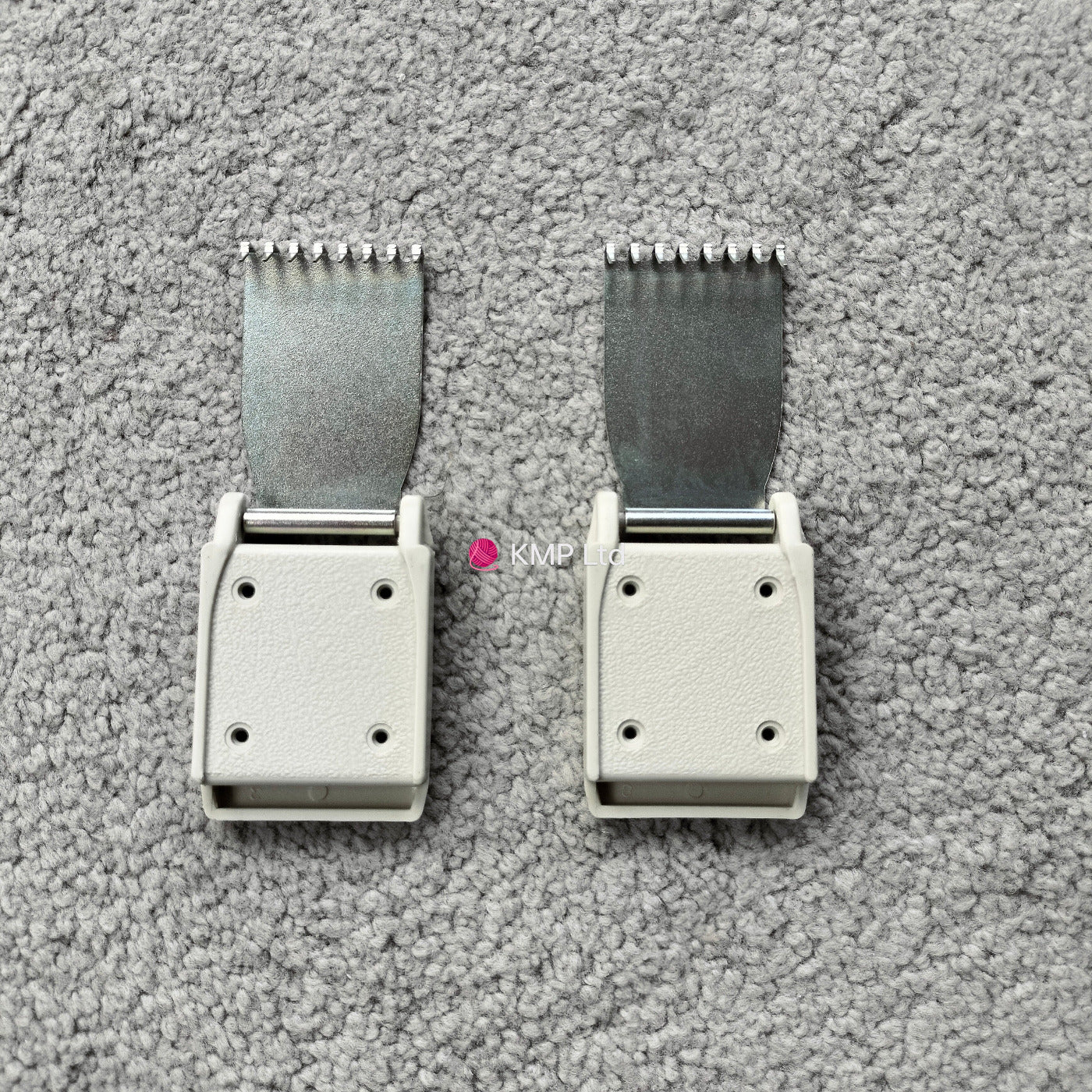 Silver Reed SK 890 Chunky Electronic Knitting Machine CLAW WEIGHTS Main image
