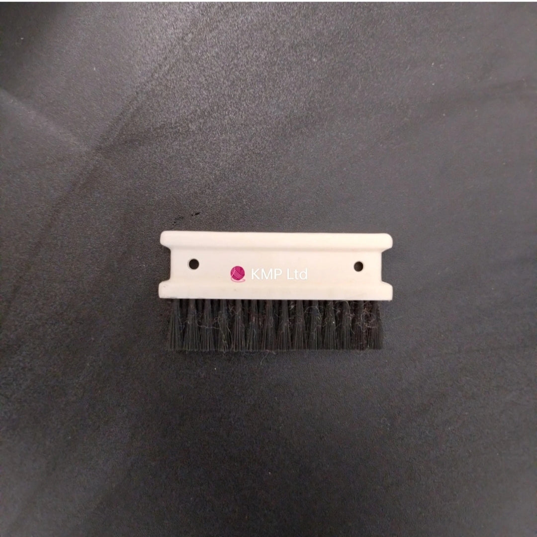 Empisal Knitmaster Mod 100 LATCH OPENING BRUSH Main image