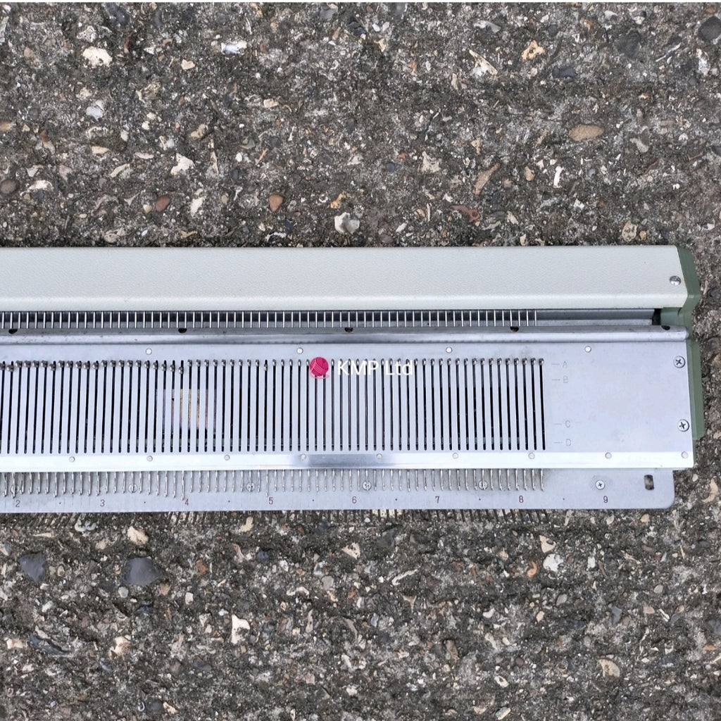 Empisal Knitmaster Mod 100 NEEDLE BED