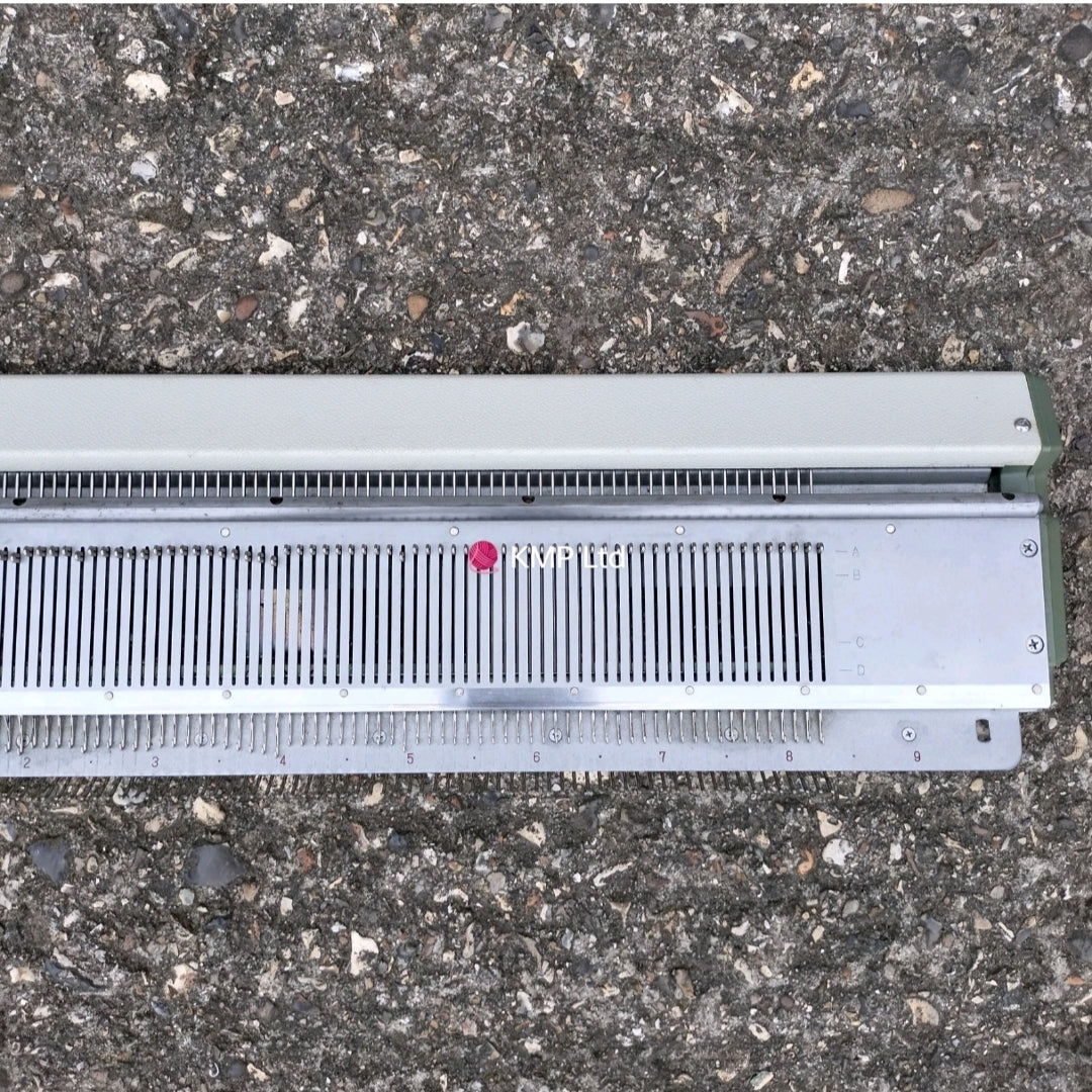 Empisal Knitmaster Mod 100 NEEDLE BED
