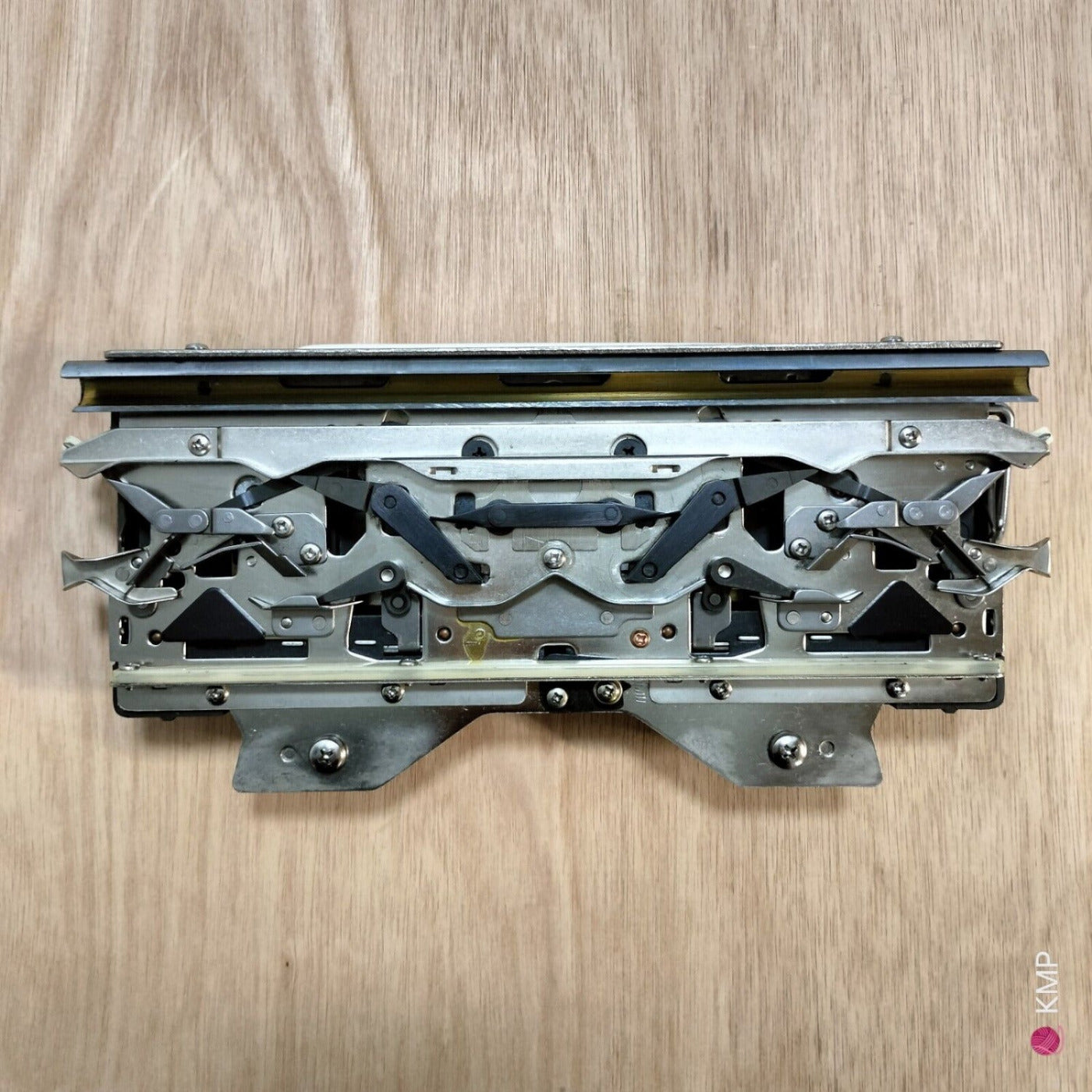 Knitmaster ES 302 Knitting Machine CARRIAGE Secondary image