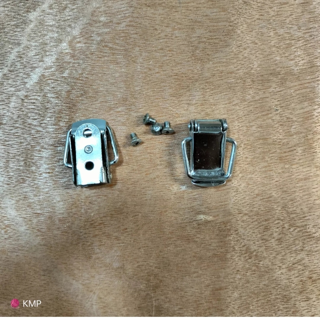 Knitmaster Mod 305 LATCH LOCKS Main image
