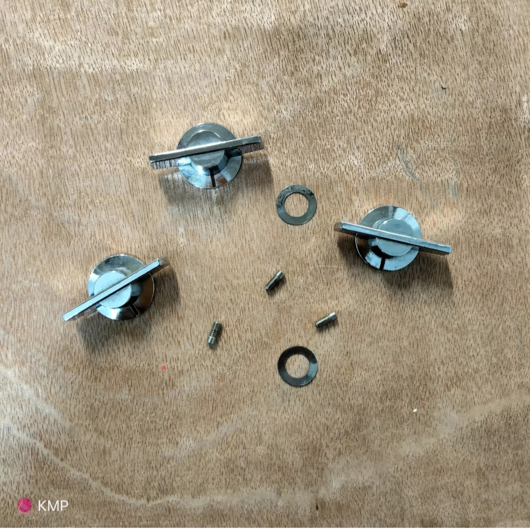 Knitmaster Mod 305 ZIGZAG, SELECTOR BUTTONS+SCREWS Main image