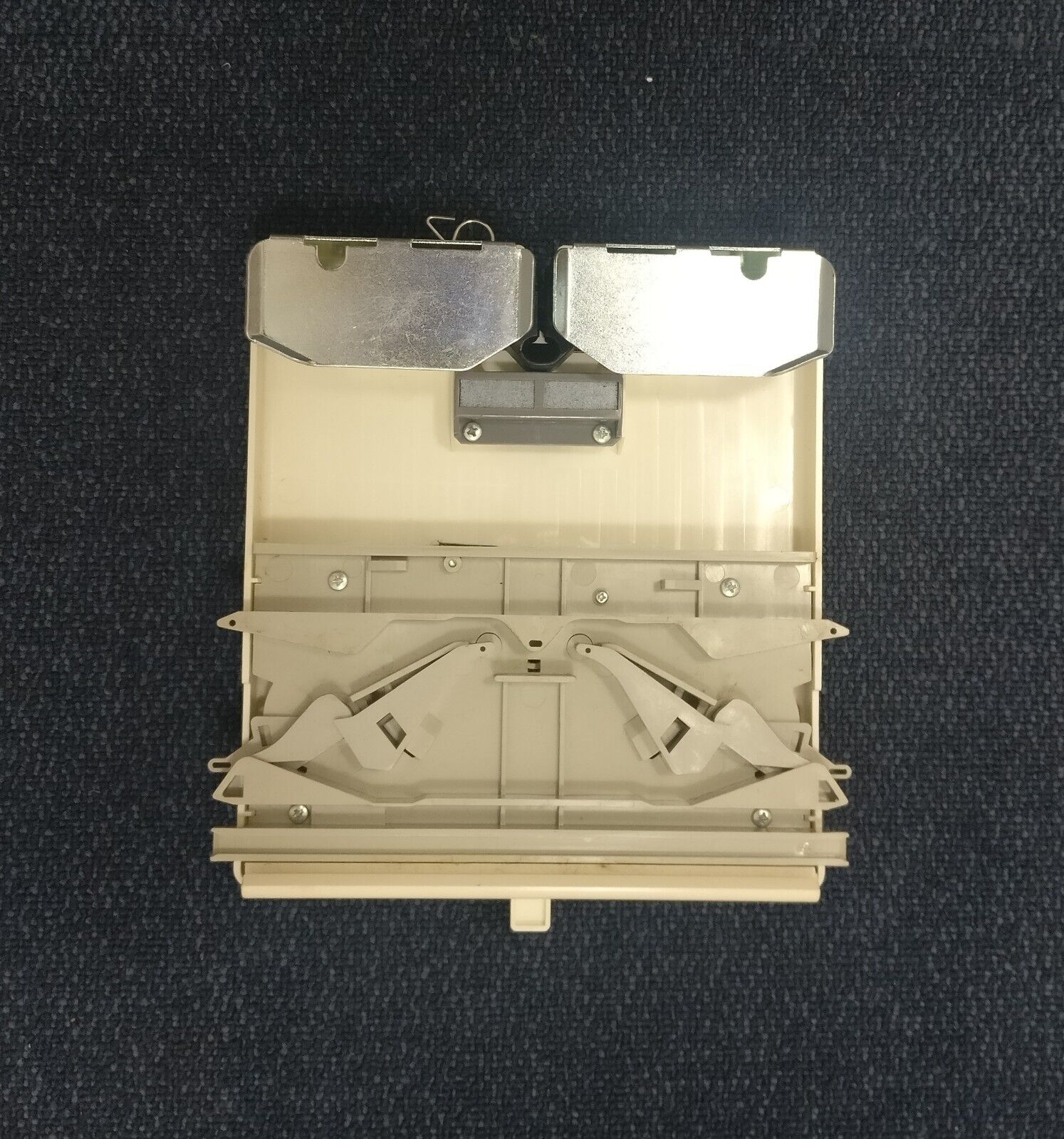 Knitmaster Zippy 90 Knitting Machine CARRIAGE Secondary image