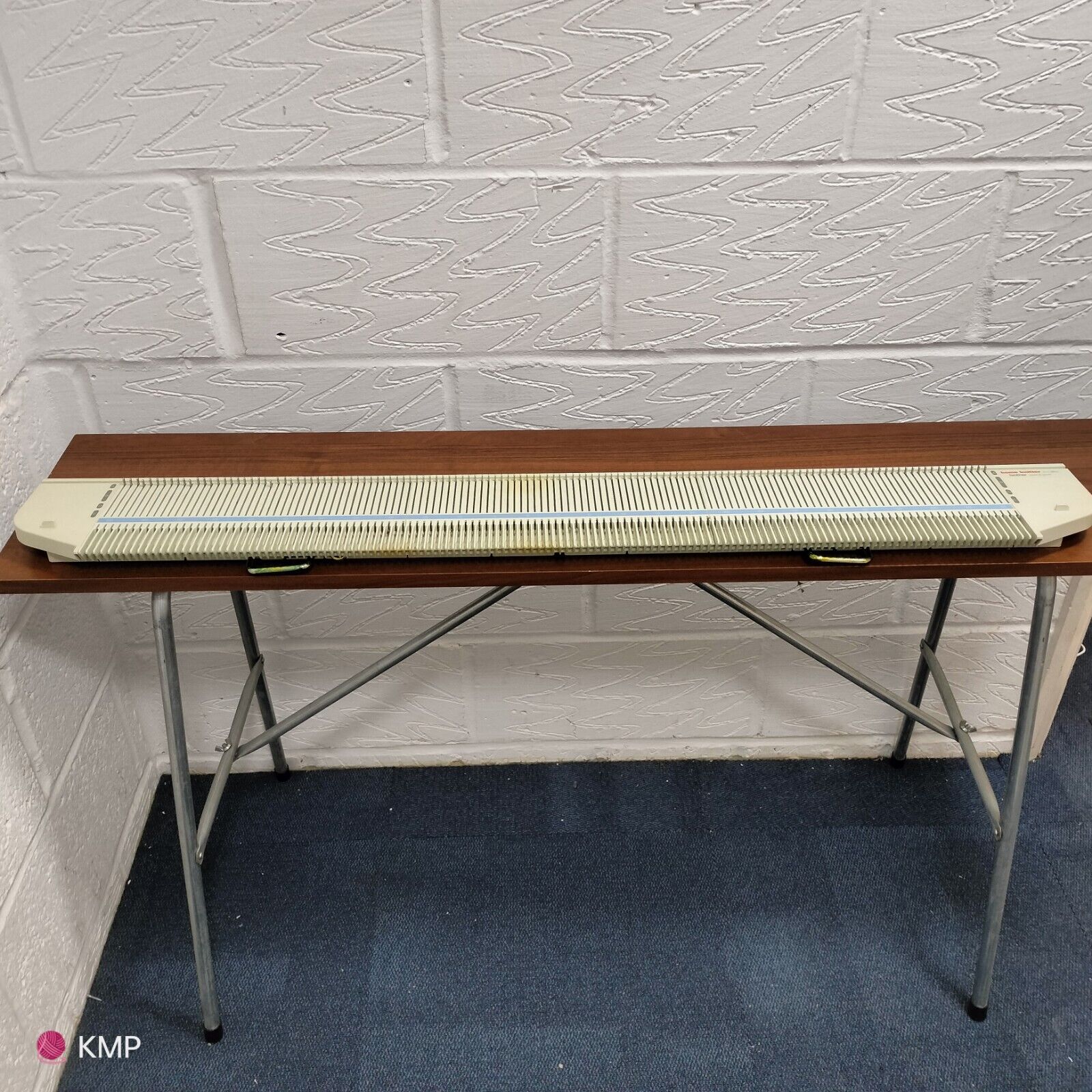 Brother KX 350 Knitting Machine NEEDLE BED Main image