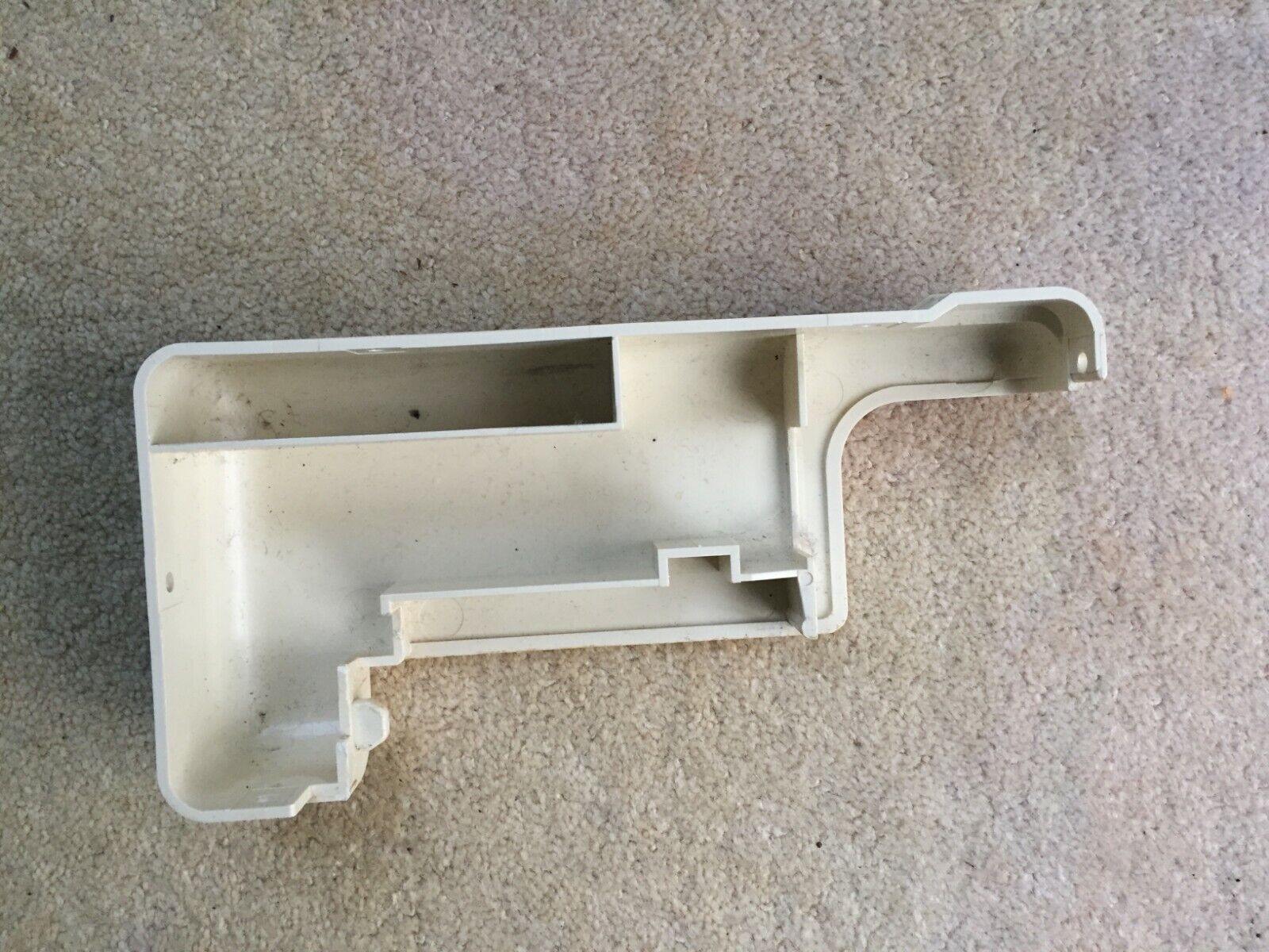 Toyota KS 858 Top Cover Casing LEFT END EDGE PLASTIC Secondary image