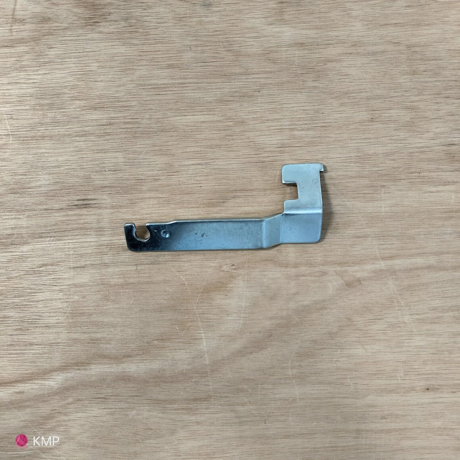 Silver Reed SK 155 Chunky Knitting Machine CARRIAGE LOCK Main image