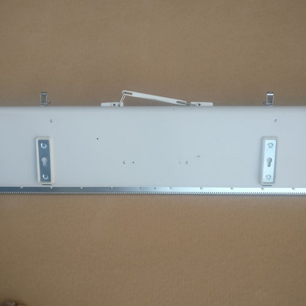 Silver Reed SK 280 knitting machine NEEDLE BED