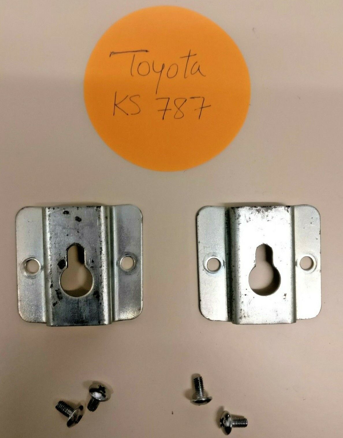 Toyota KS 787 TABLE CLAMP BRACKETS Main image