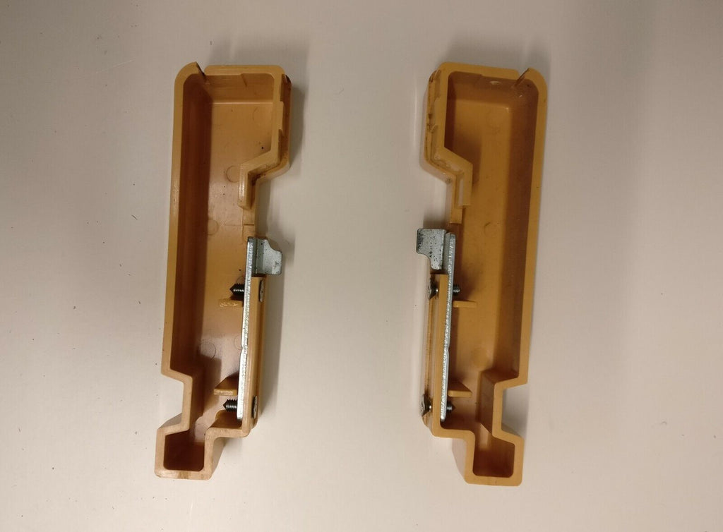 Toyota KR 460 Ribber Needle Bed LEFT AND RIGHT SIDE END EDGE PLASTICS