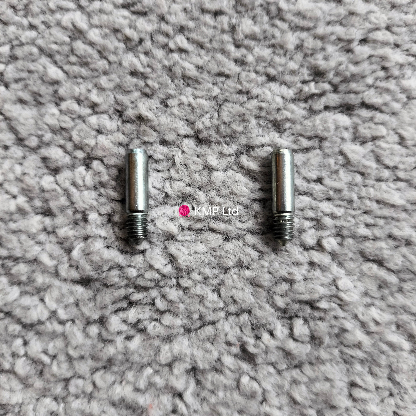 Silver Reed SK-280 Carriage HANDLE SCREWS Main image