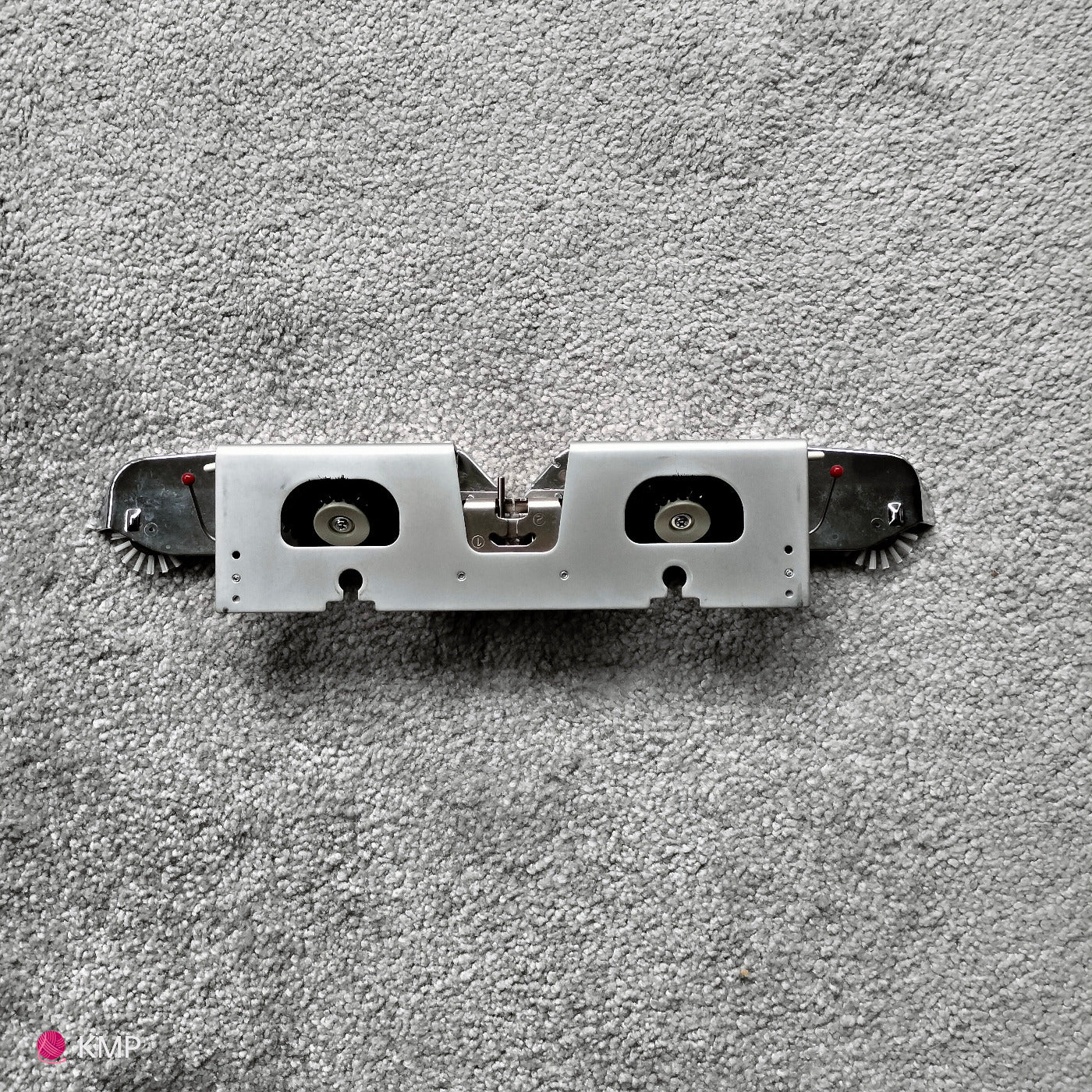 Silver Reed SK 840 Sinker Plate. Main image