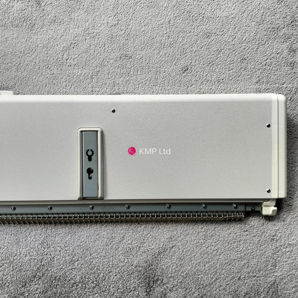 Silver Reed SK 890 Knitting Machine NEEDLE BED