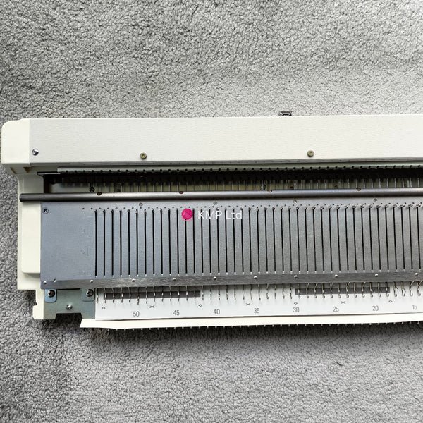 Silver Reed SK 890 Knitting Machine NEEDLE BED