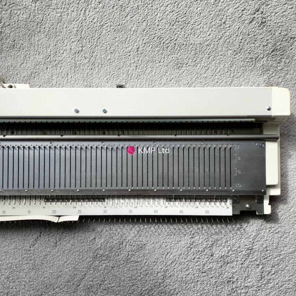Silver Reed SK 890 Knitting Machine NEEDLE BED