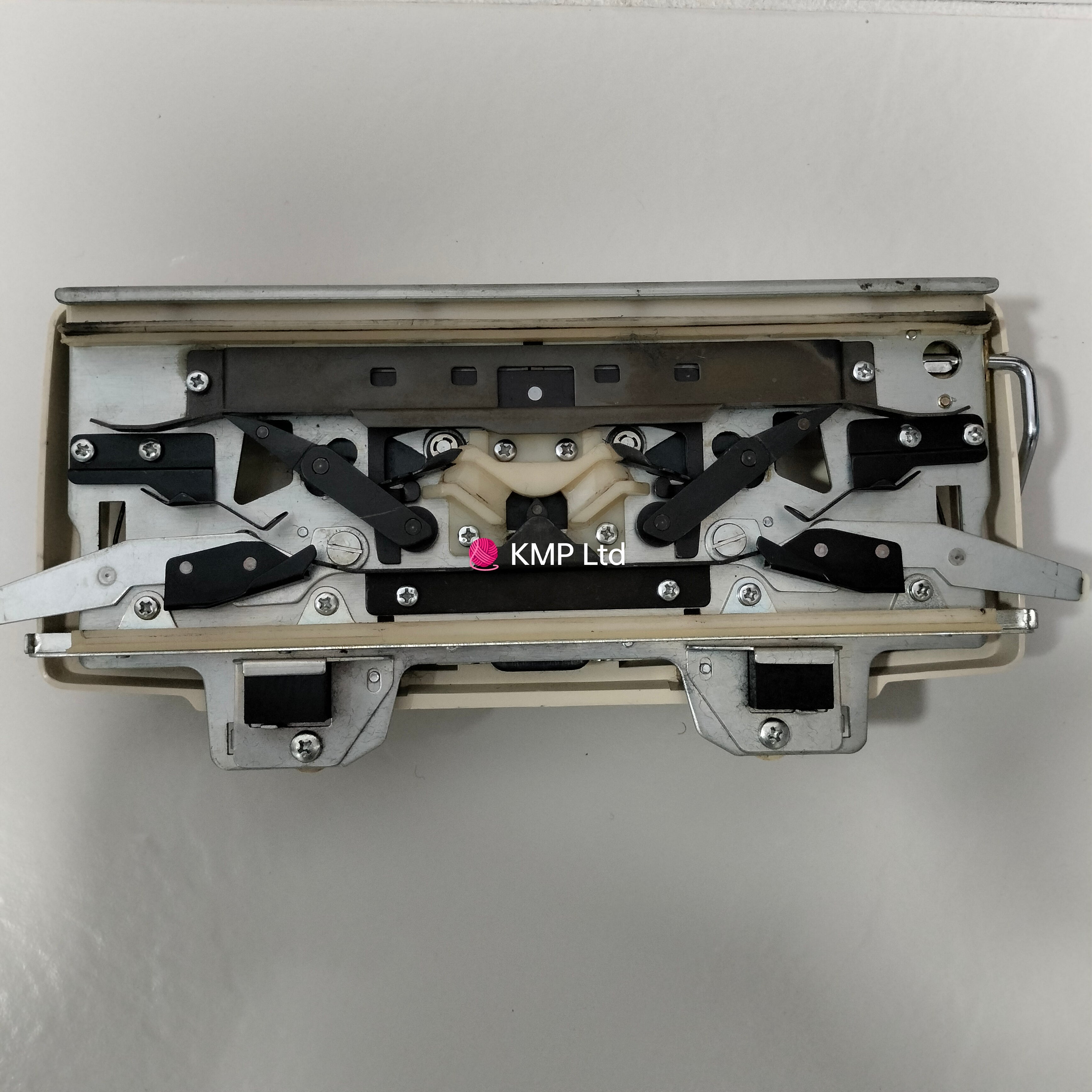 Toyota K 510 Knitting Machine Carriage Secondary image