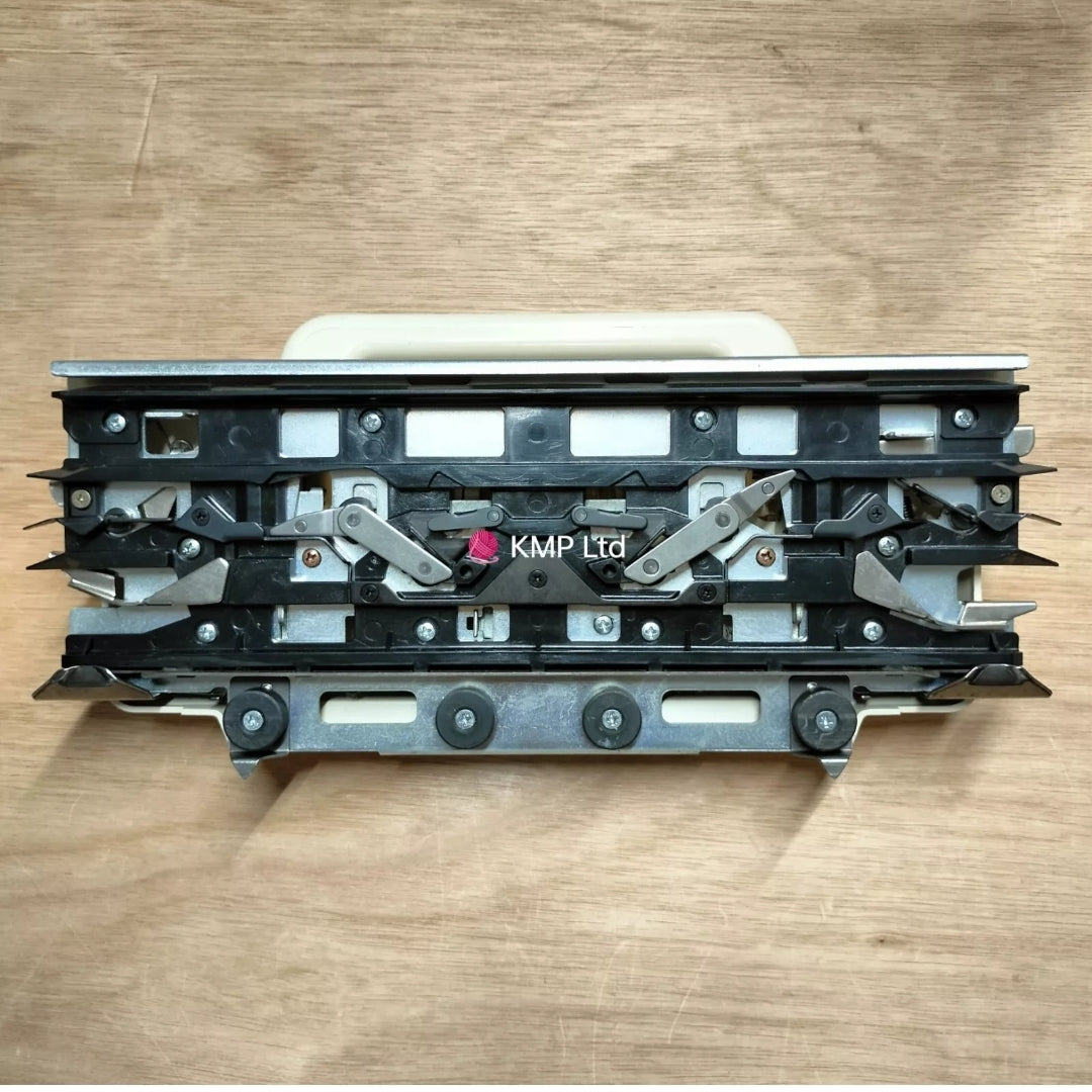 Toyota KR 506 Ribber Knitting Machine CARRIAGE Secondary image