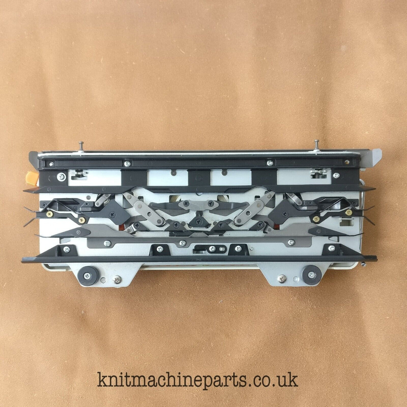 Toyota KS 901 Knitting Machine MAIN CARRIAGE Secondary image